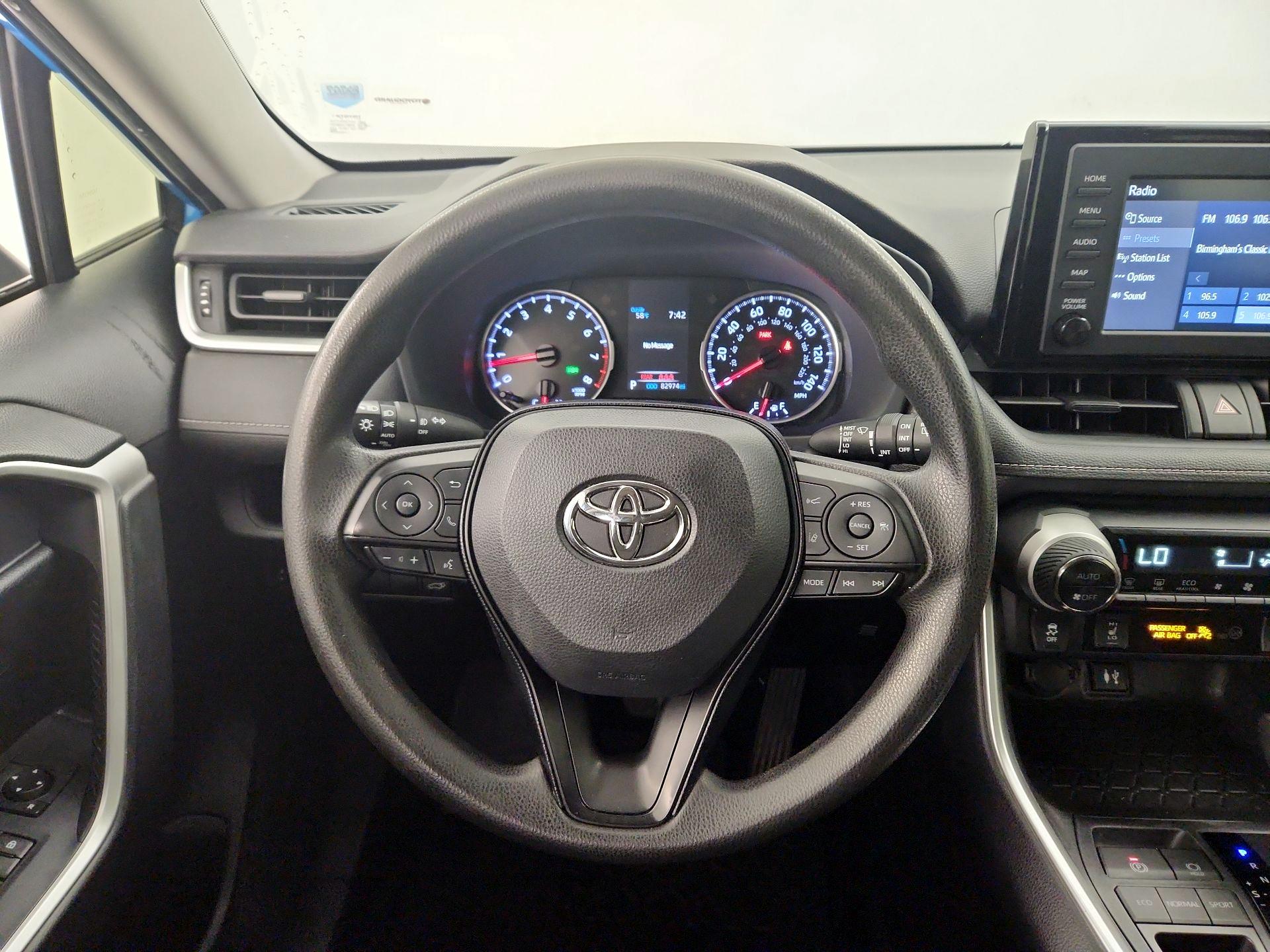 Thumbnail: 2019 Toyota RAV4 - 10
