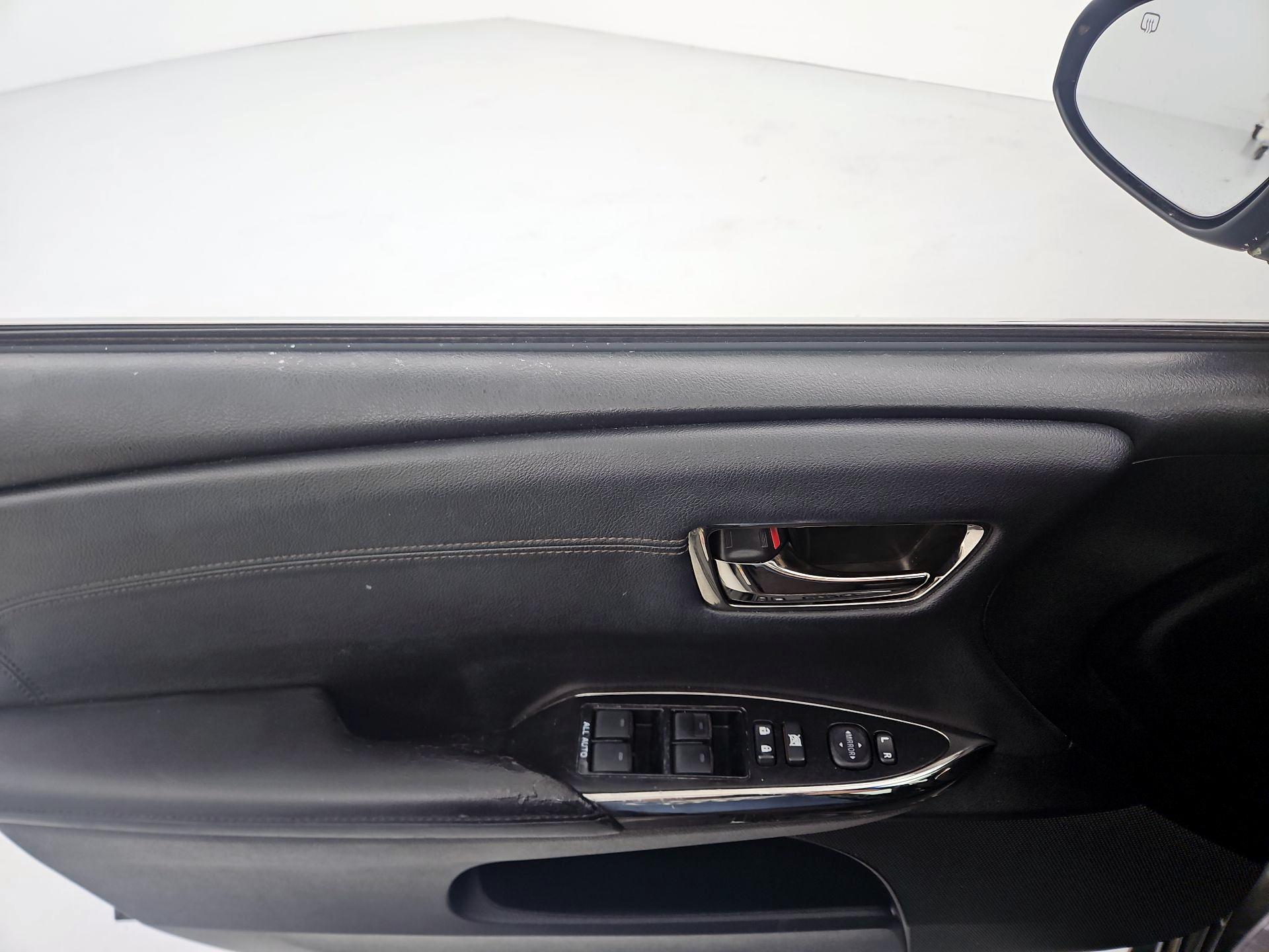 Thumbnail: 2016 Toyota Avalon - 12
