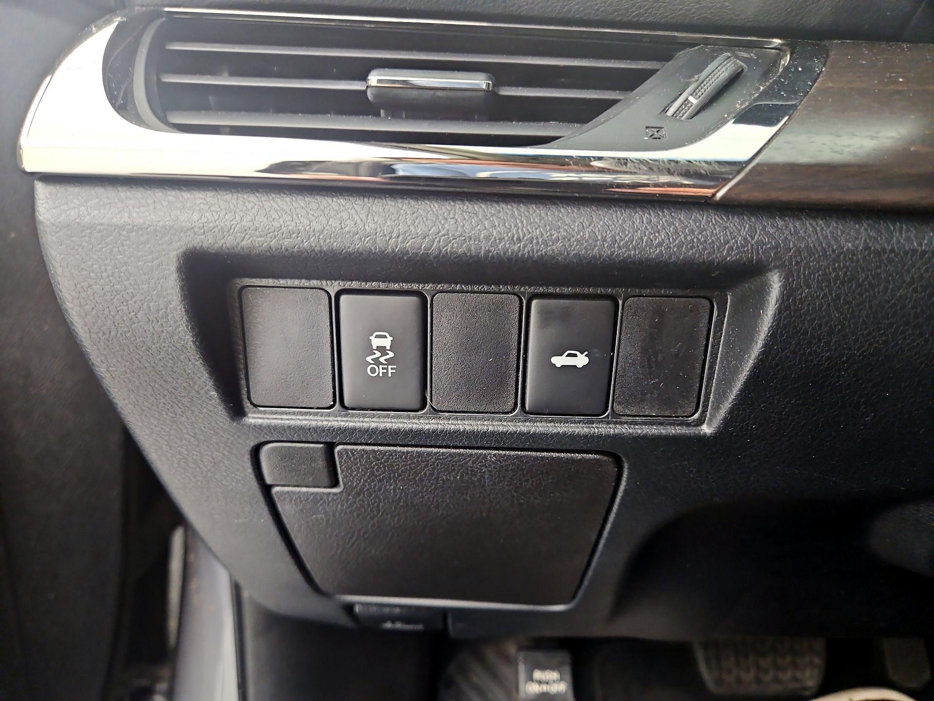 Thumbnail: 2016 Toyota Avalon - 13
