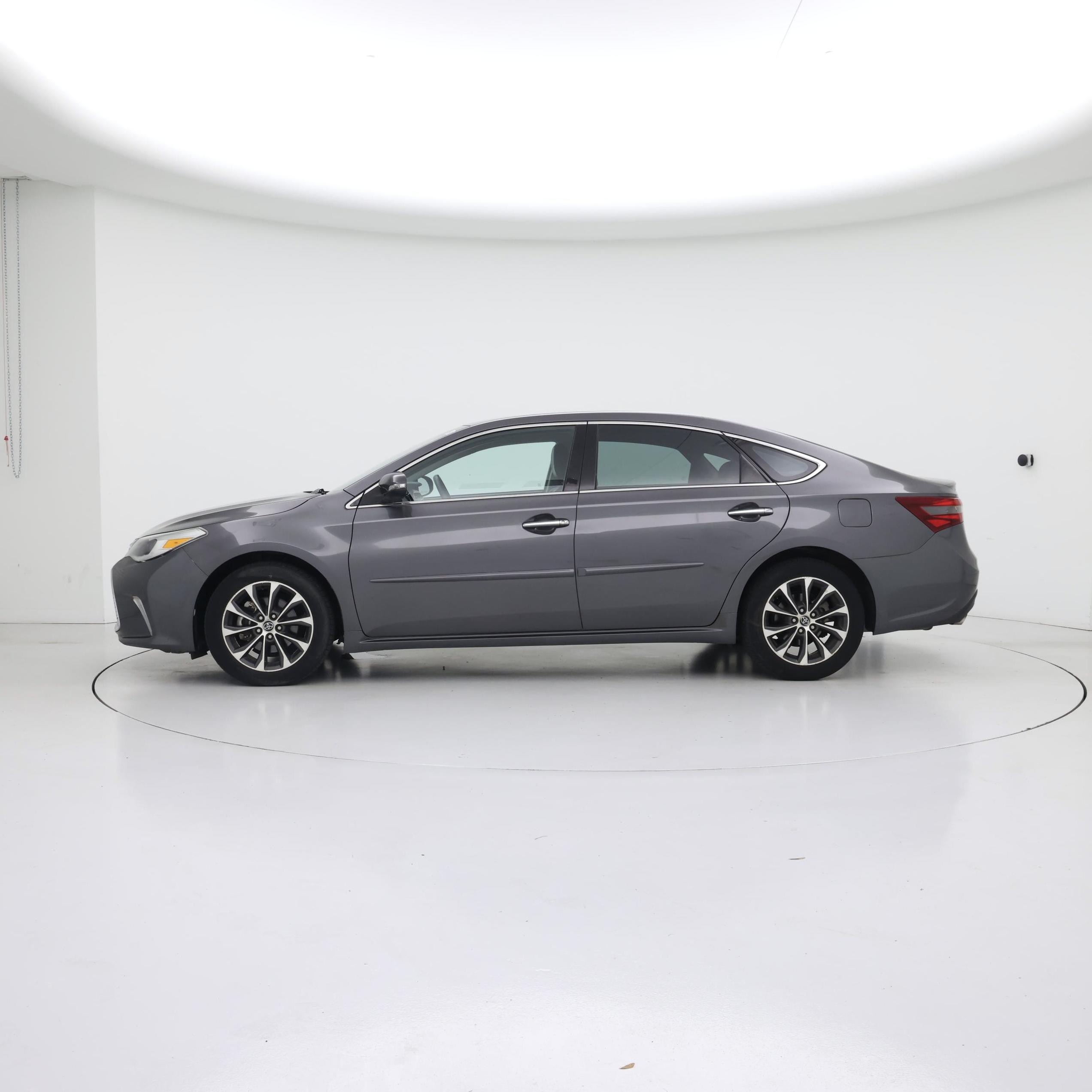 Thumbnail: 2016 Toyota Avalon - 3