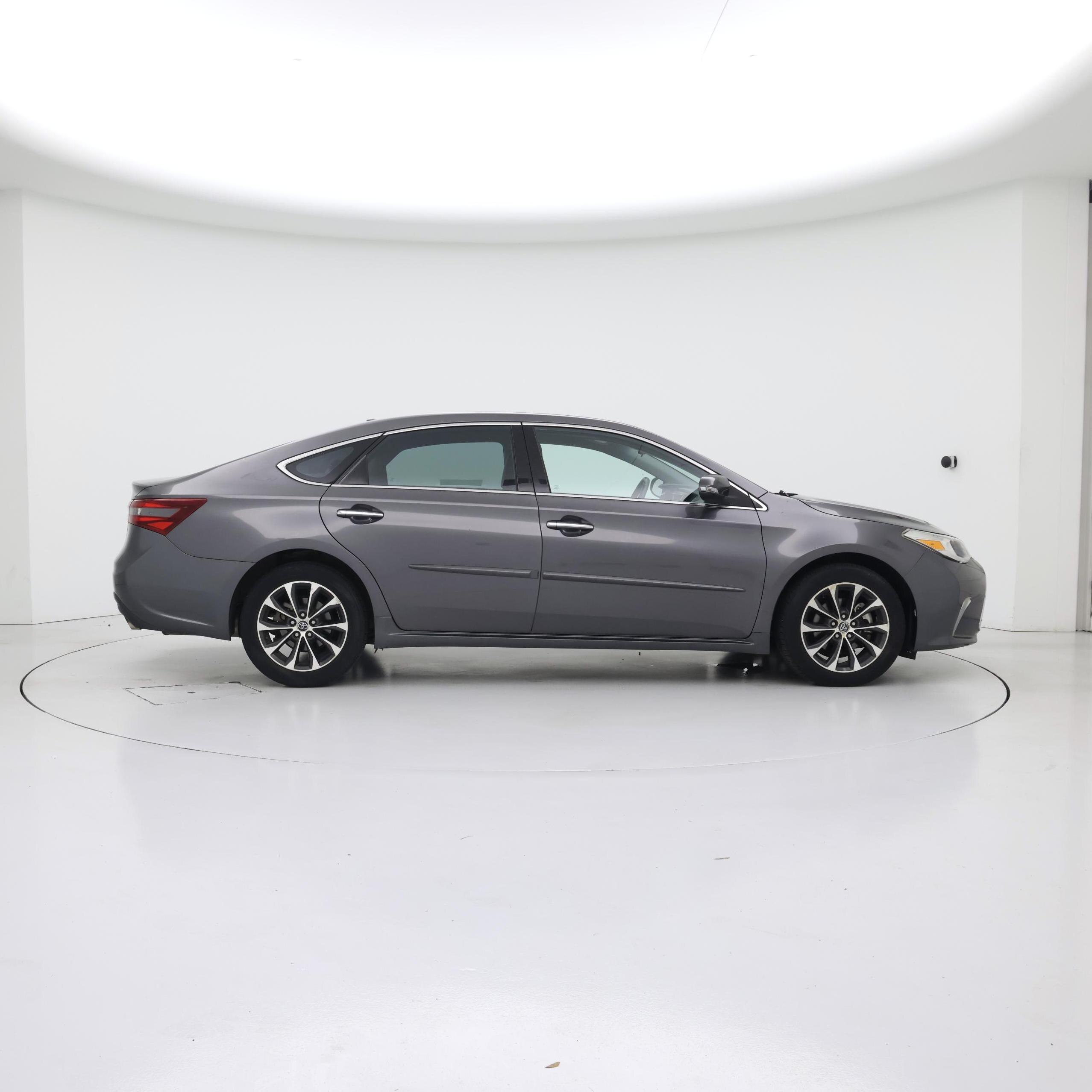 Thumbnail: 2016 Toyota Avalon - 7