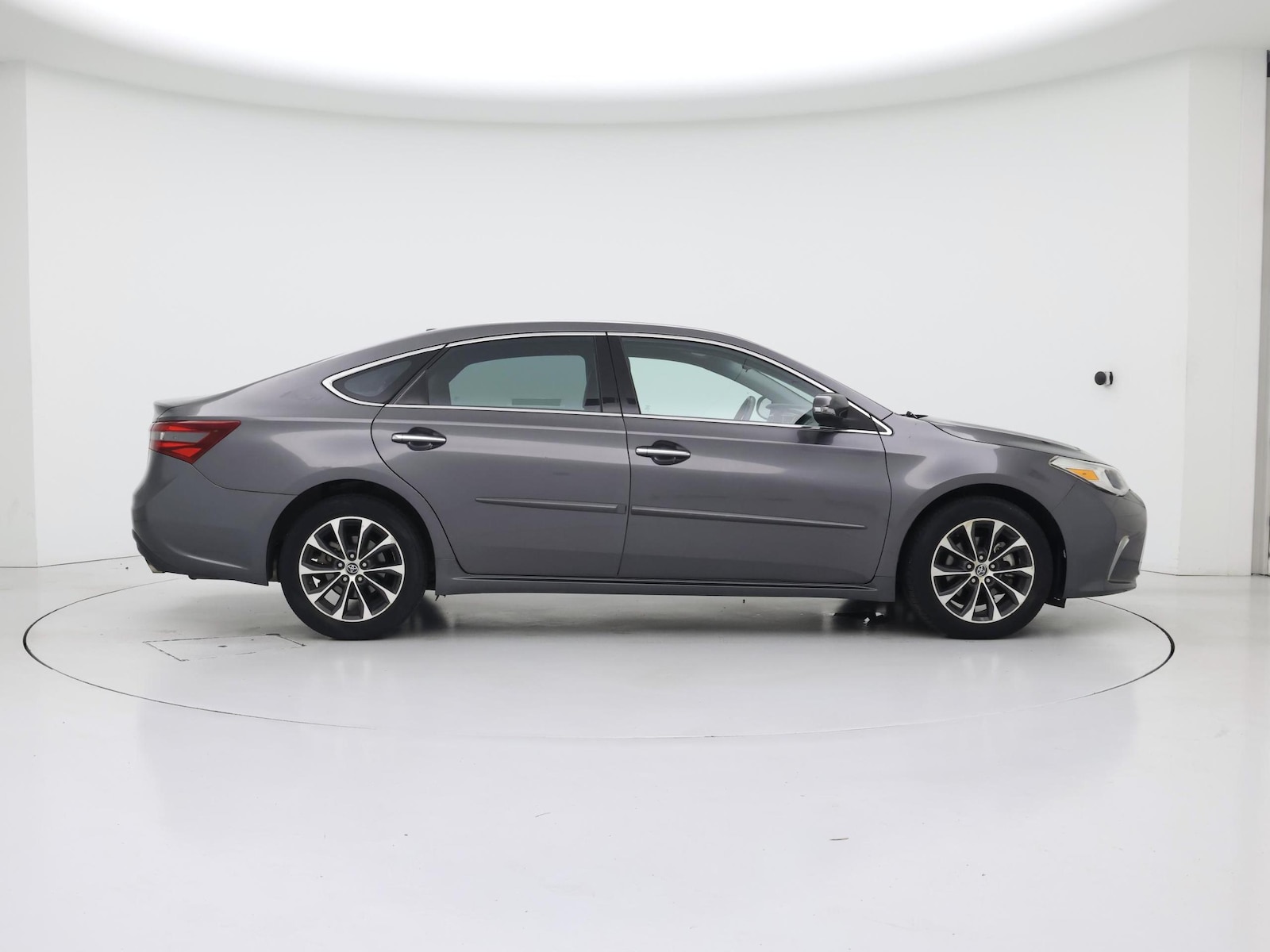 2016 Toyota Avalon XLE - Photo 8