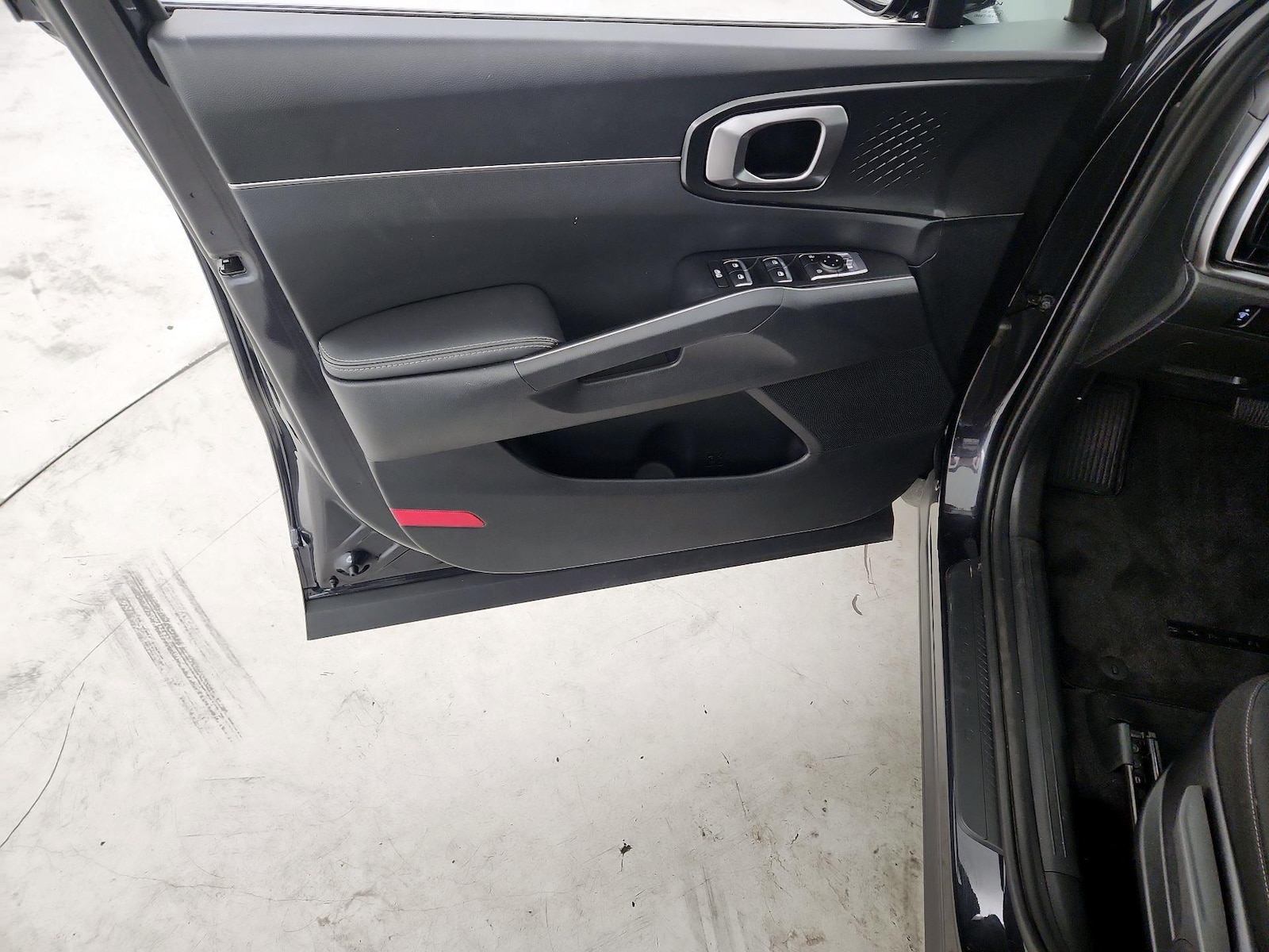 2025 Kia Sorento LX - Photo 13