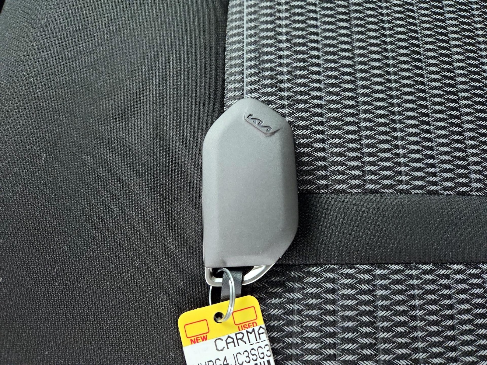 2025 Kia Sorento LX - Photo 25