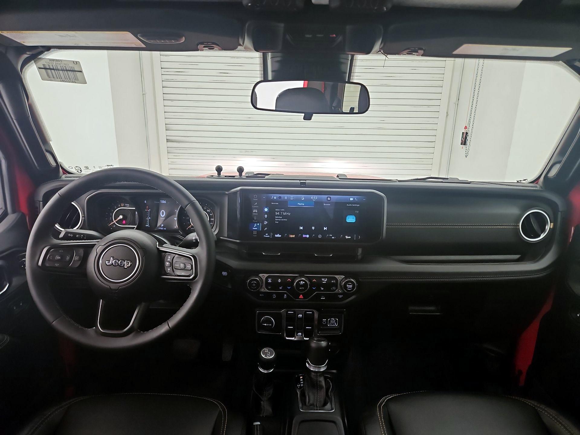 Thumbnail: 2025 Jeep Gladiator - 9