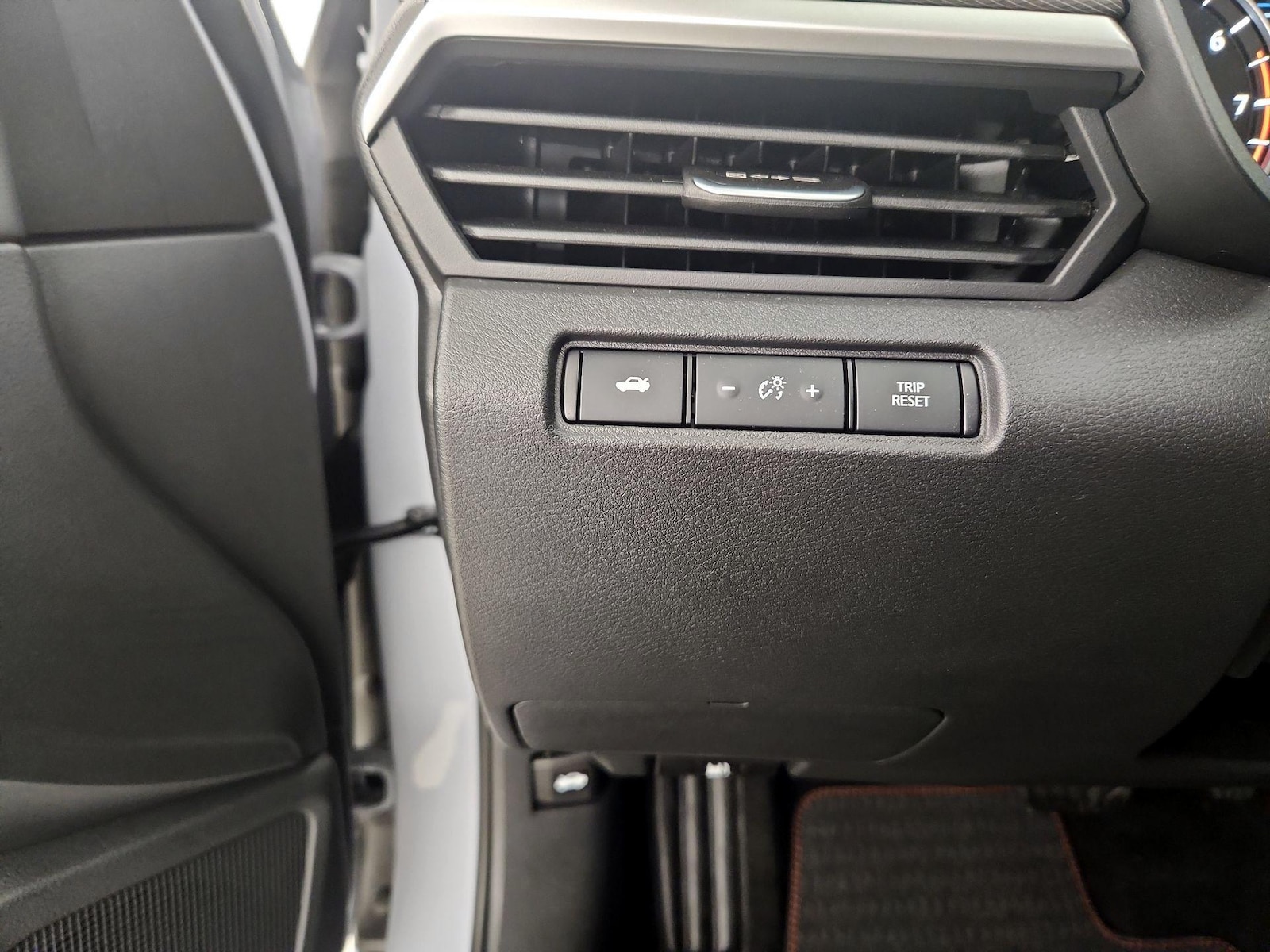 2025 Nissan Altima SR - Photo 14