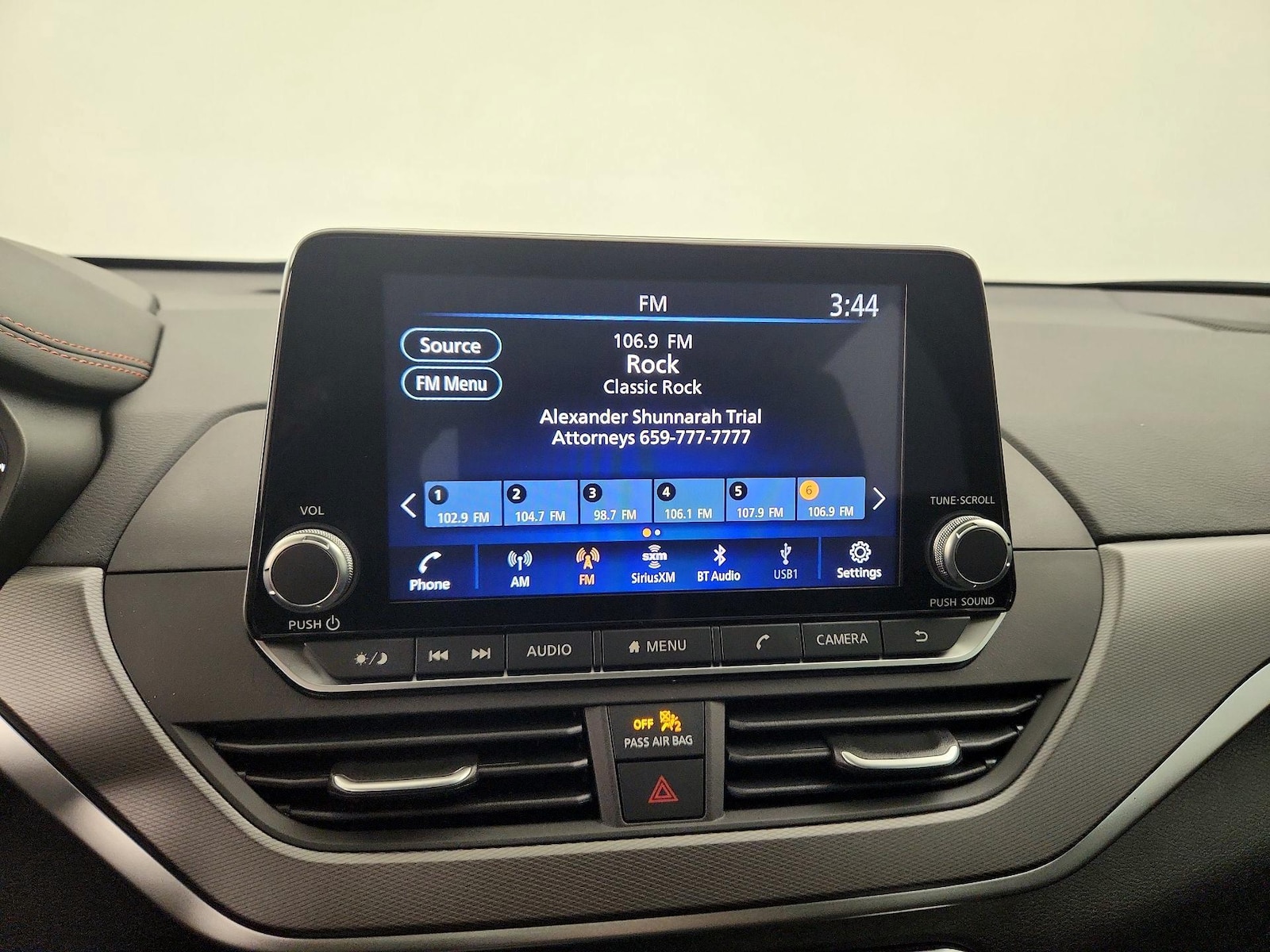 2025 Nissan Altima SR - Photo 16