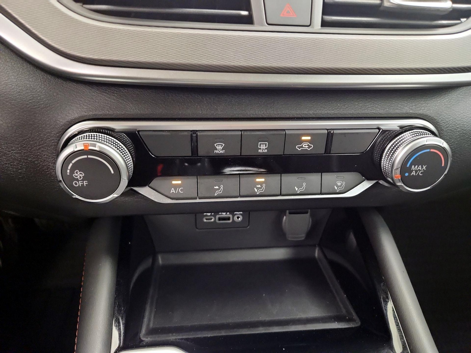 2025 Nissan Altima SR - Photo 17