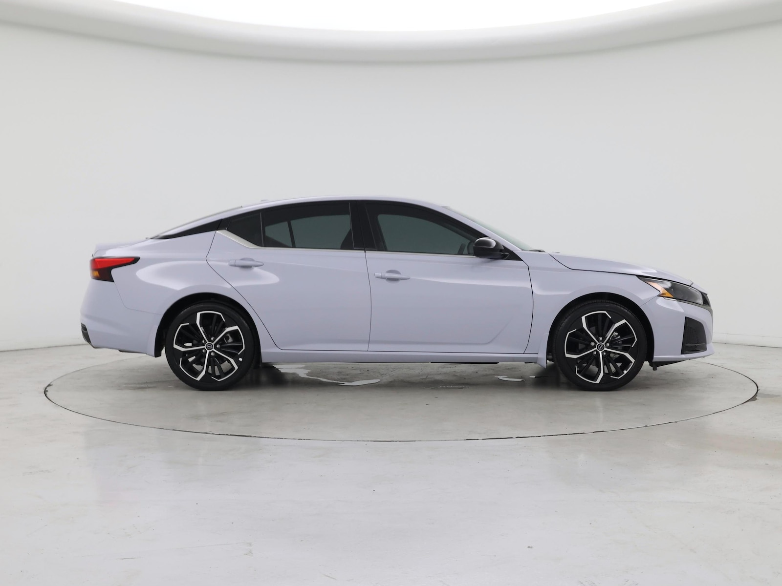 2025 Nissan Altima SR - Photo 8