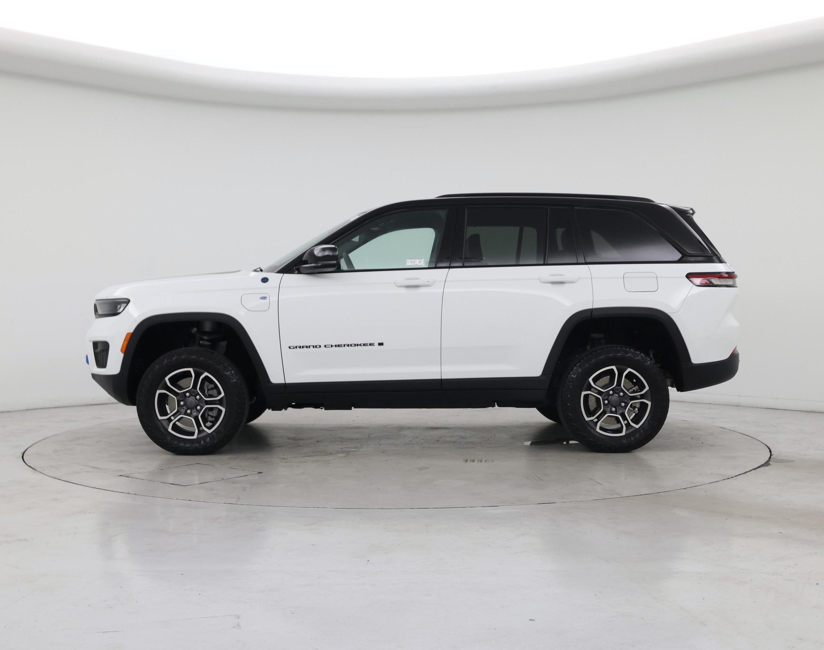 Thumbnail: 2022 Jeep Grand Cherokee - 3