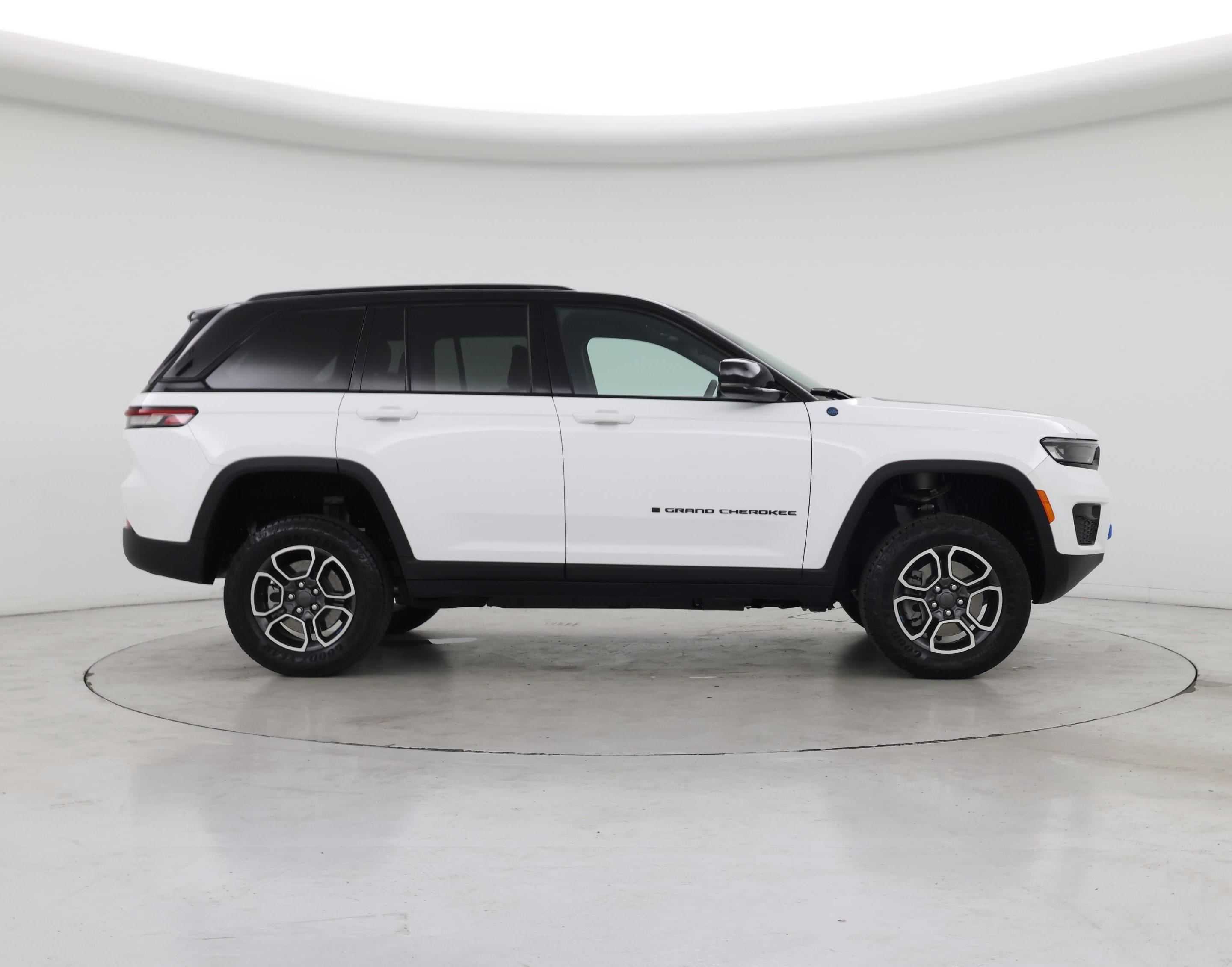 Thumbnail: 2022 Jeep Grand Cherokee - 7