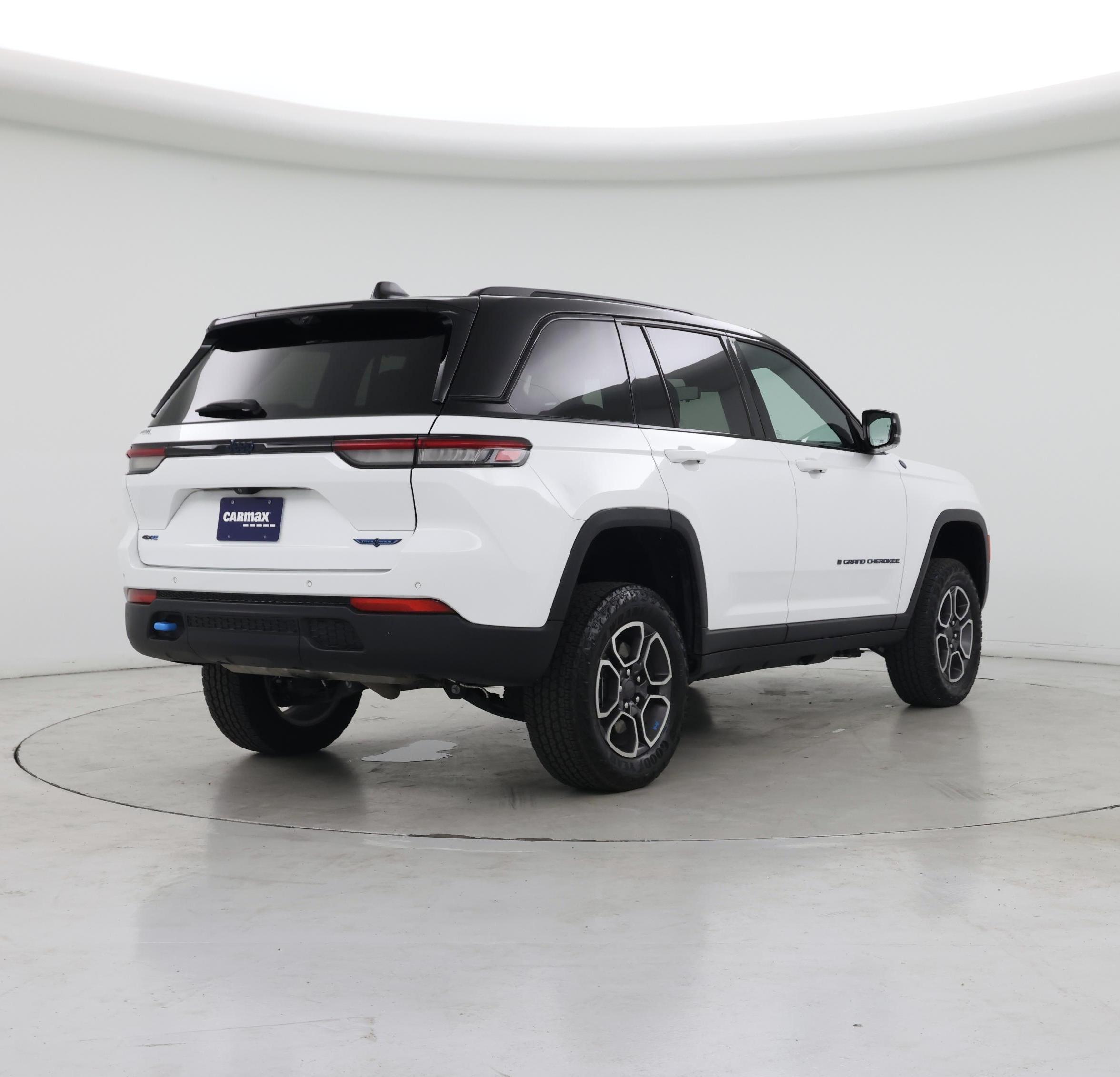 Thumbnail: 2022 Jeep Grand Cherokee - 8