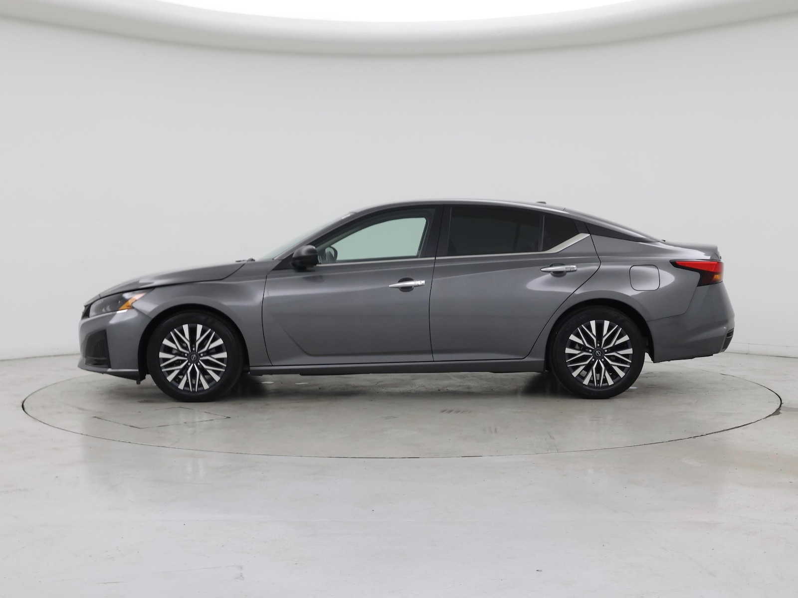 2024 Nissan Altima SV - Photo 4