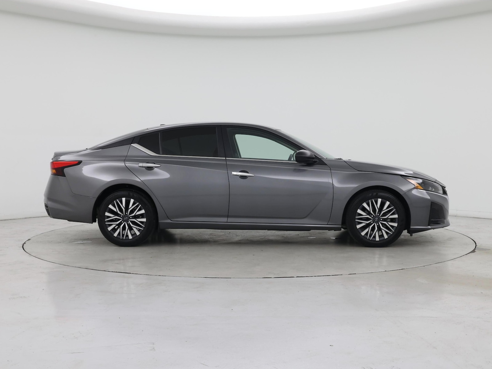 2024 Nissan Altima SV - Photo 8
