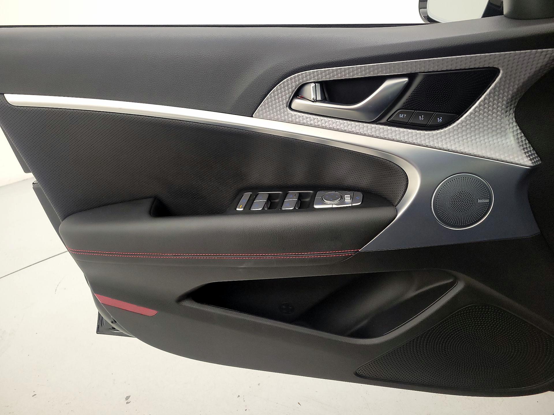 Thumbnail: 2023 Genesis G70 - 12