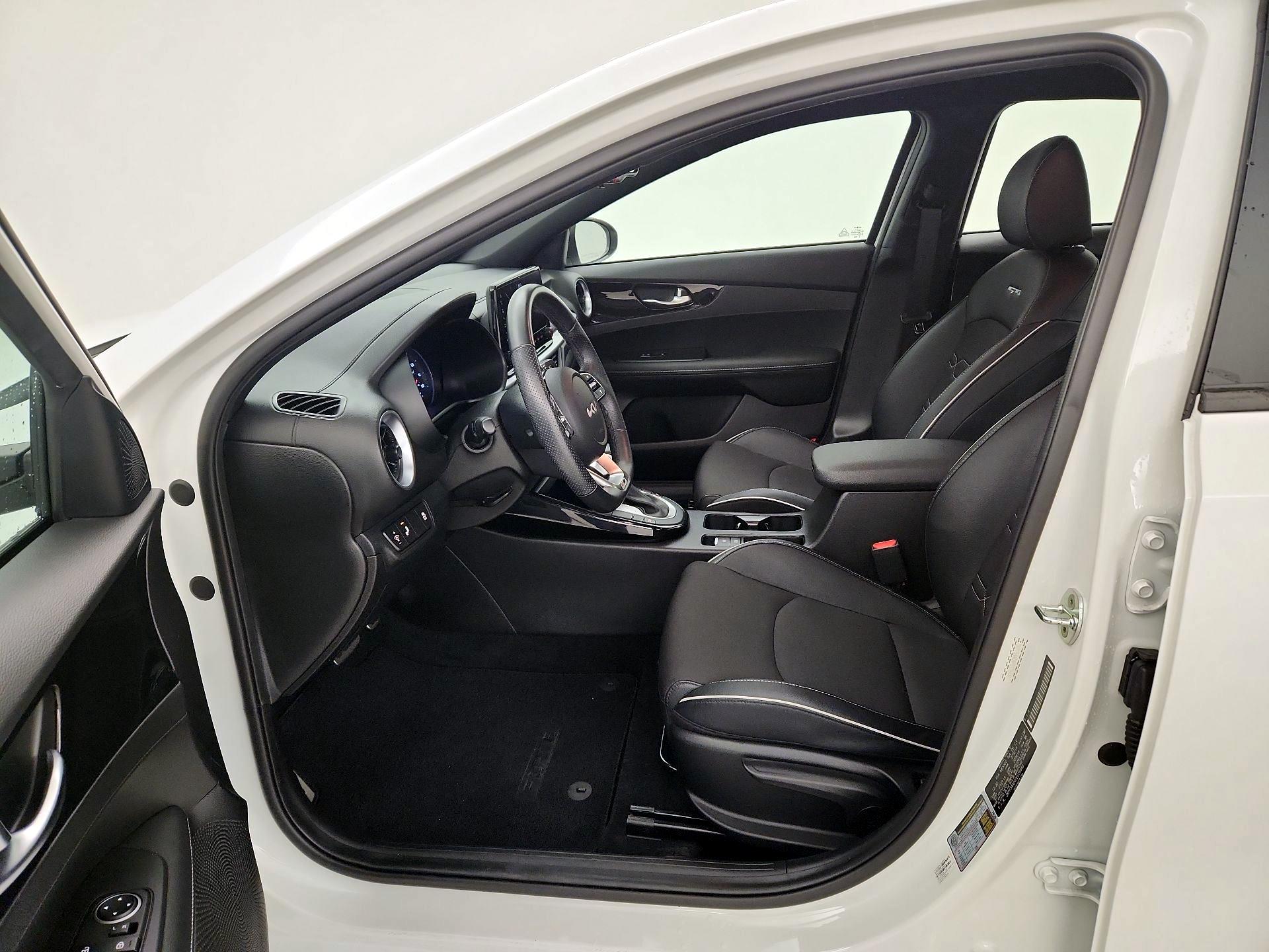 Thumbnail: 2023 Kia Forte - 11