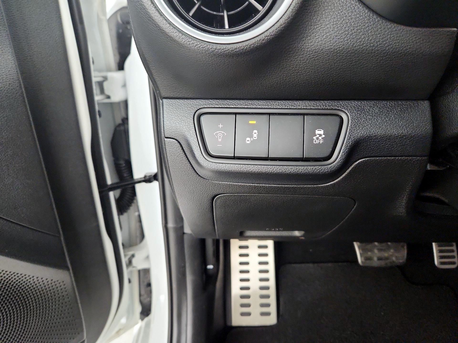 Thumbnail: 2023 Kia Forte - 13