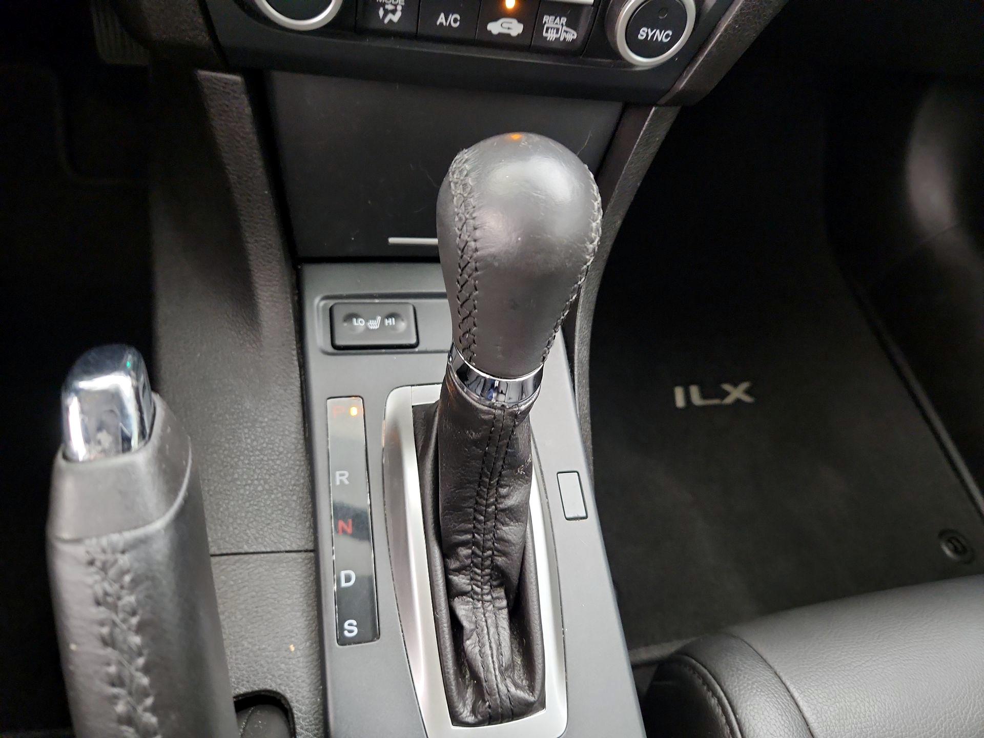 Thumbnail: 2018 Acura ILX - 17