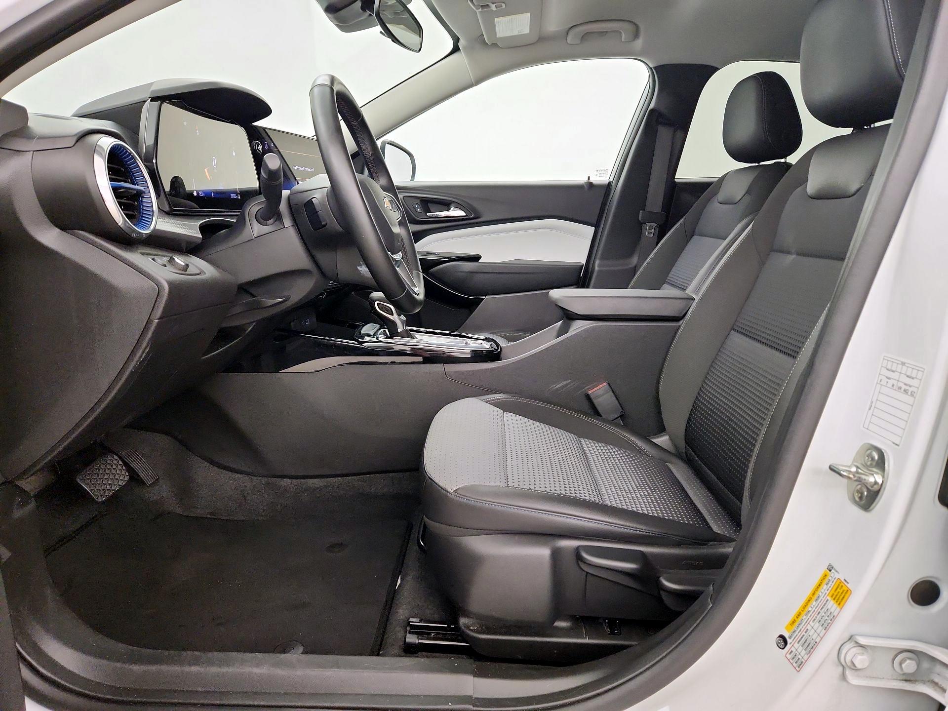 Thumbnail: 2025 Chevrolet Trax - 11