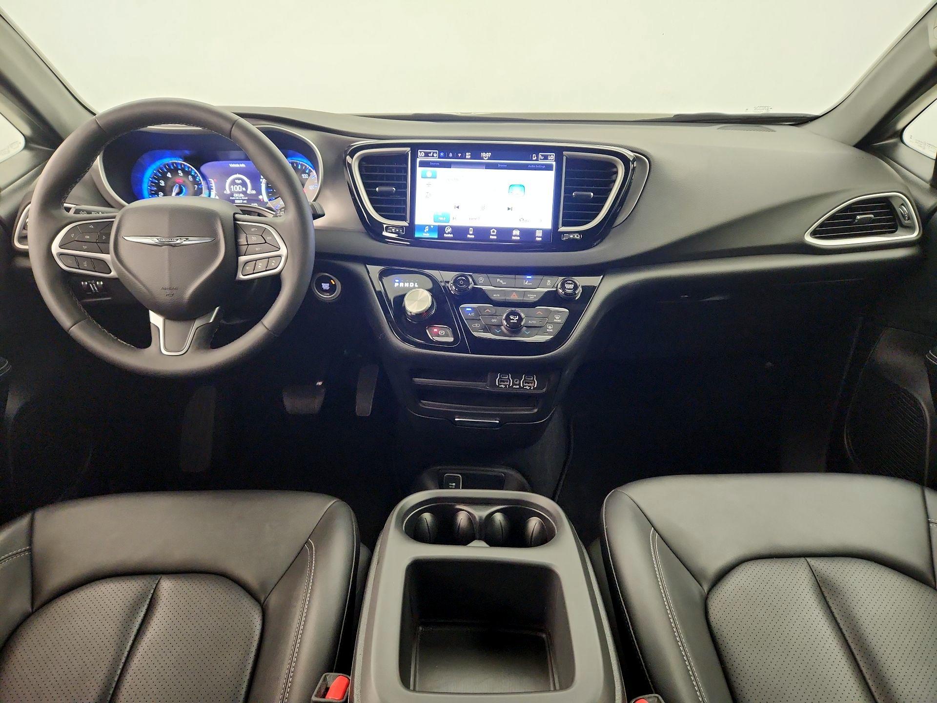 Thumbnail: 2025 Chrysler Pacifica - 9