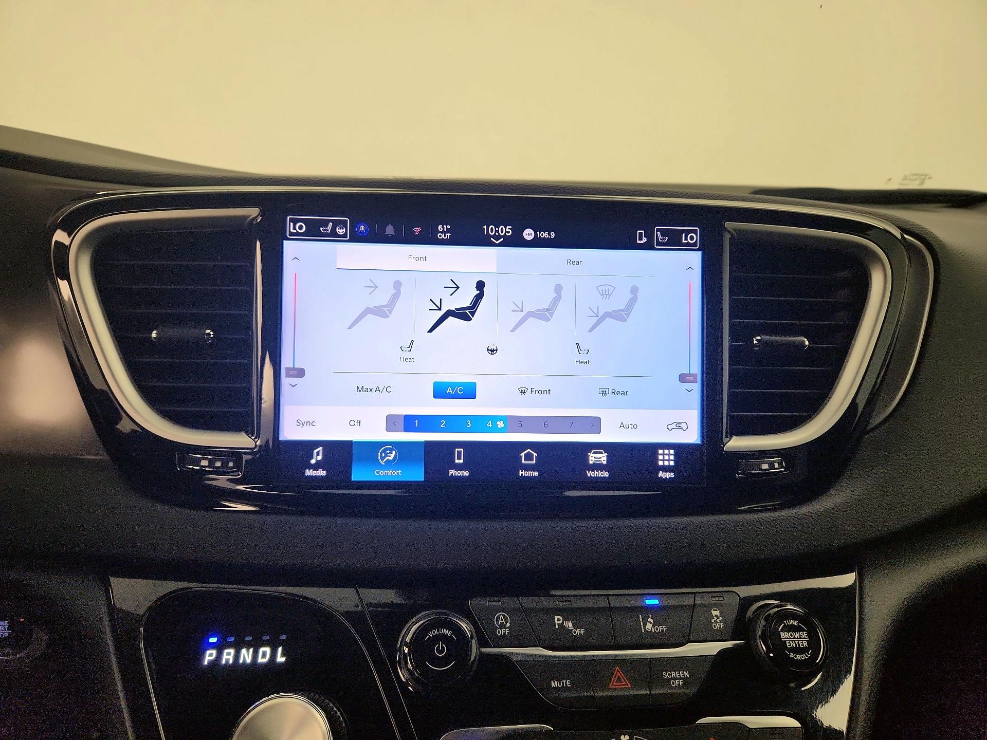Thumbnail: 2025 Chrysler Pacifica - 16