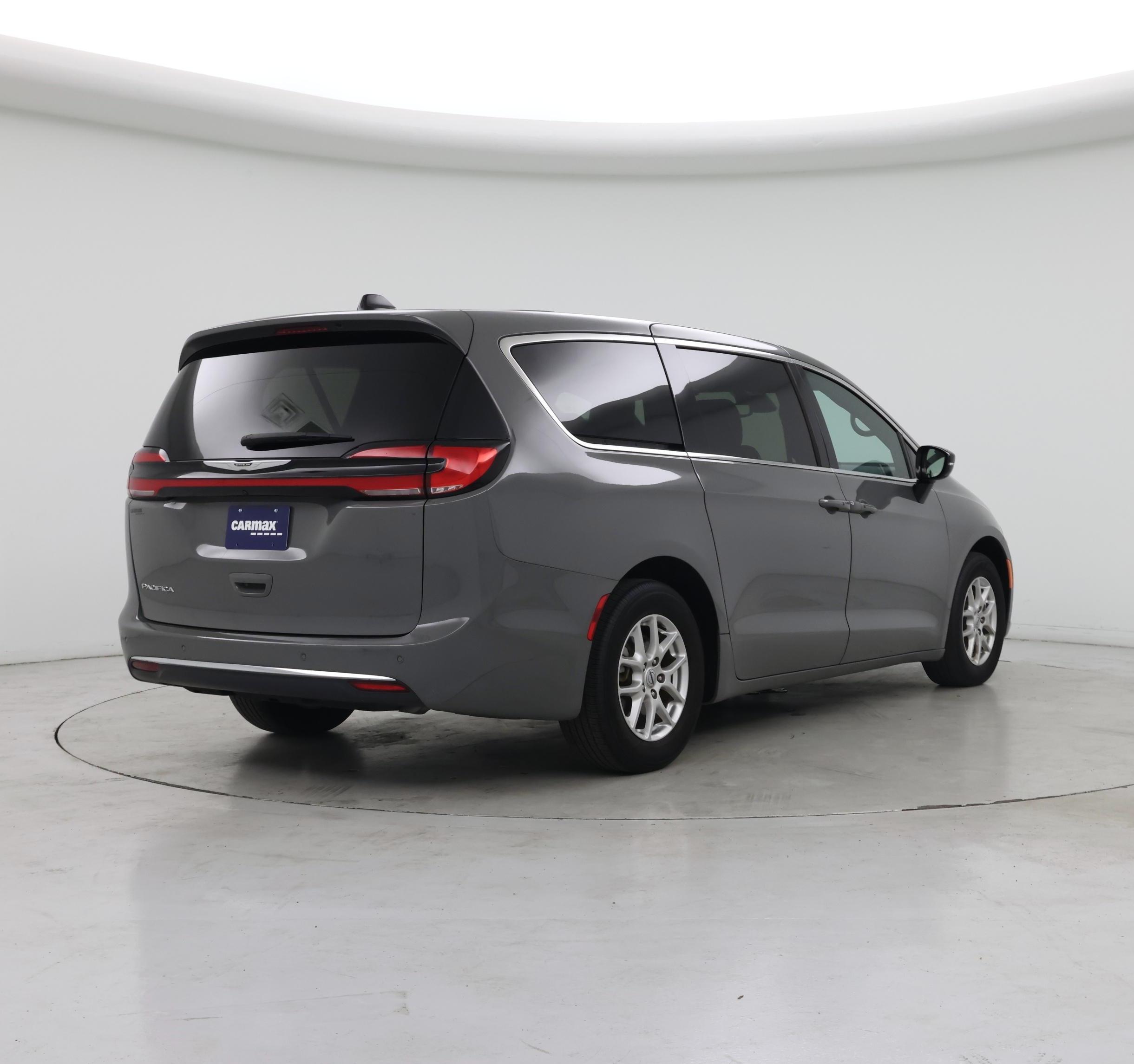 Thumbnail: 2025 Chrysler Pacifica - 8