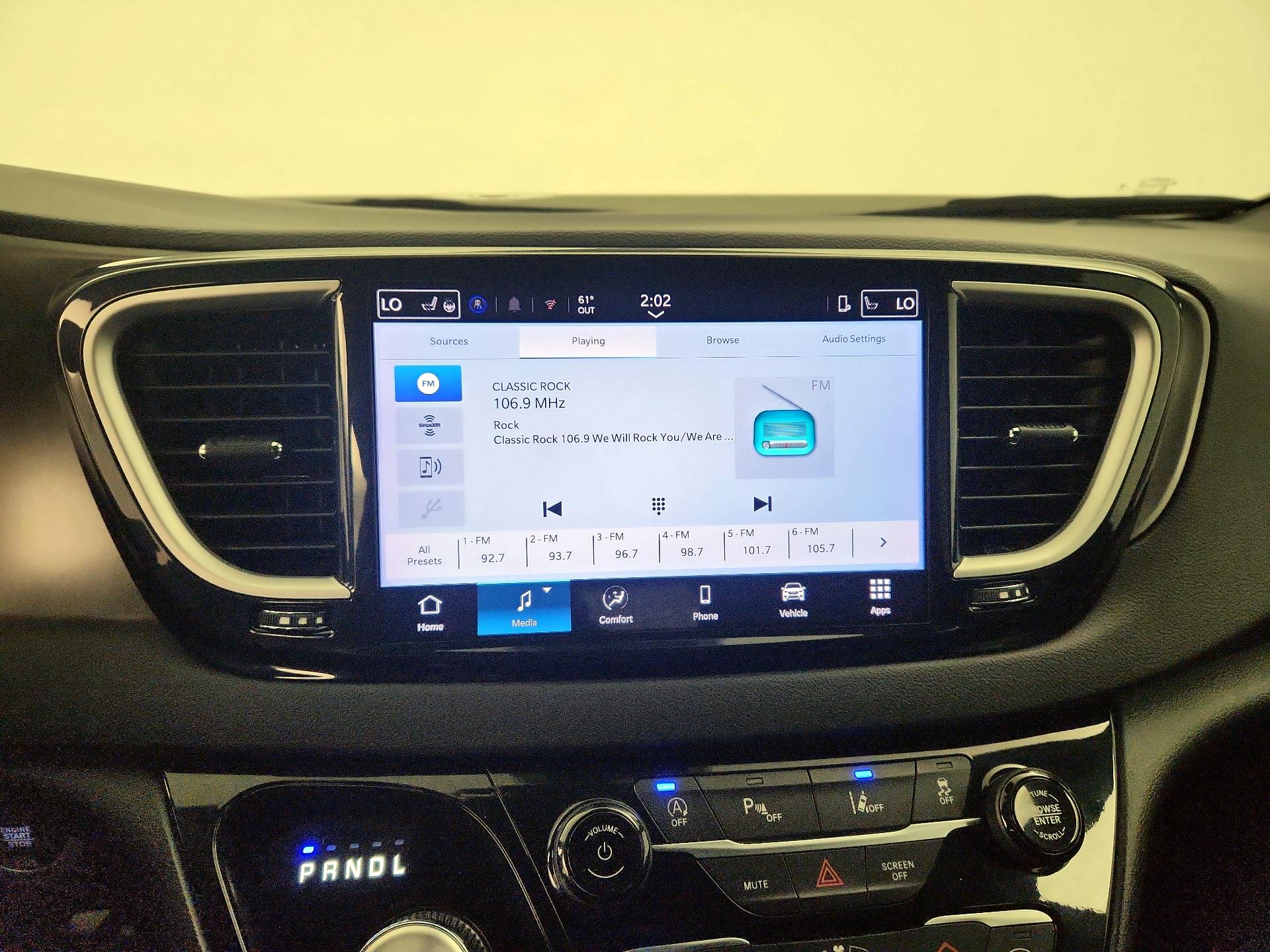 Thumbnail: 2025 Chrysler Pacifica - 15