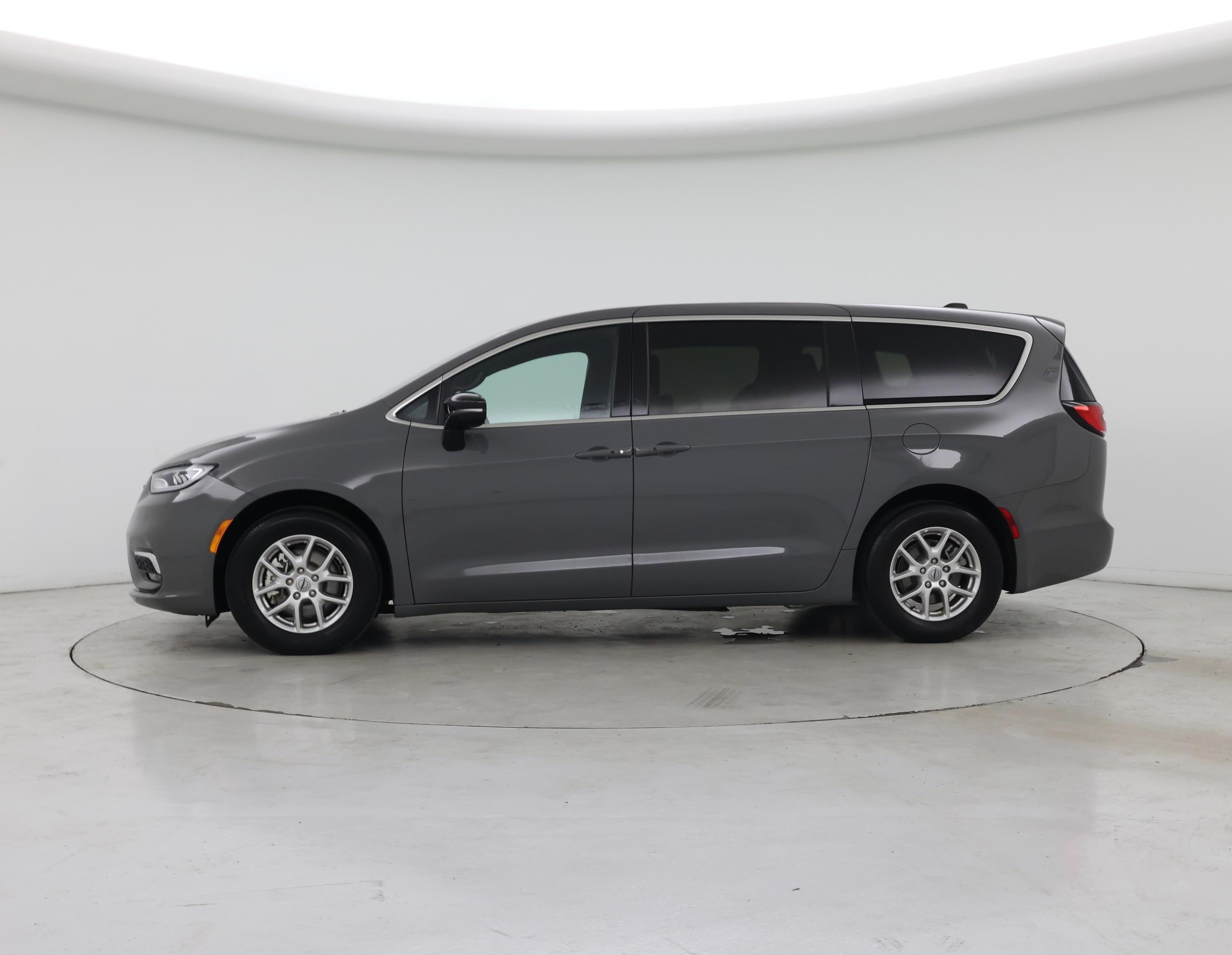 Thumbnail: 2025 Chrysler Pacifica - 3