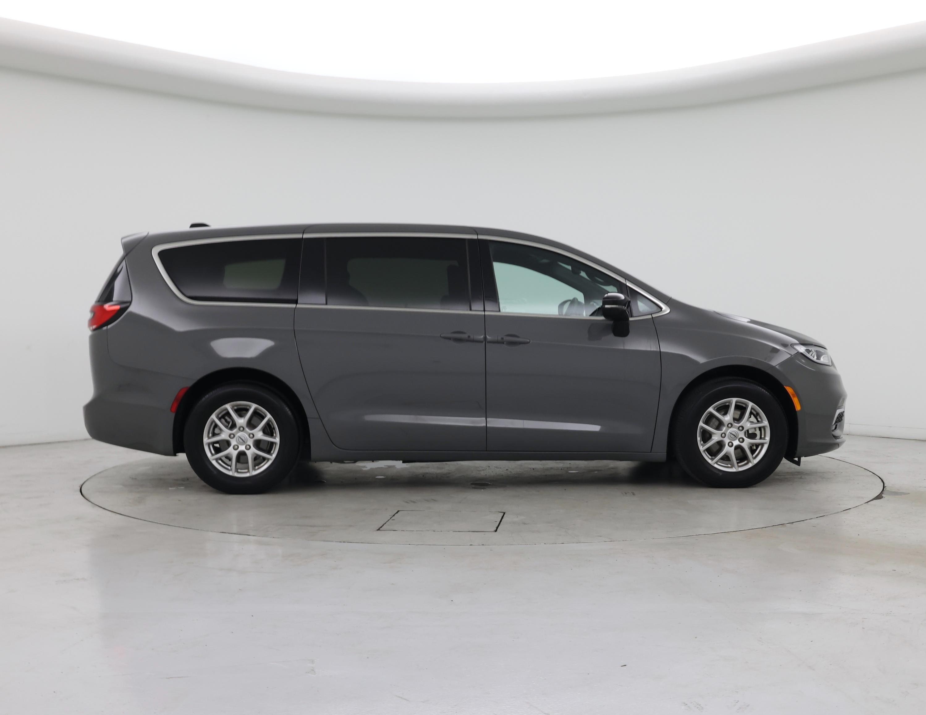 Thumbnail: 2025 Chrysler Pacifica - 7