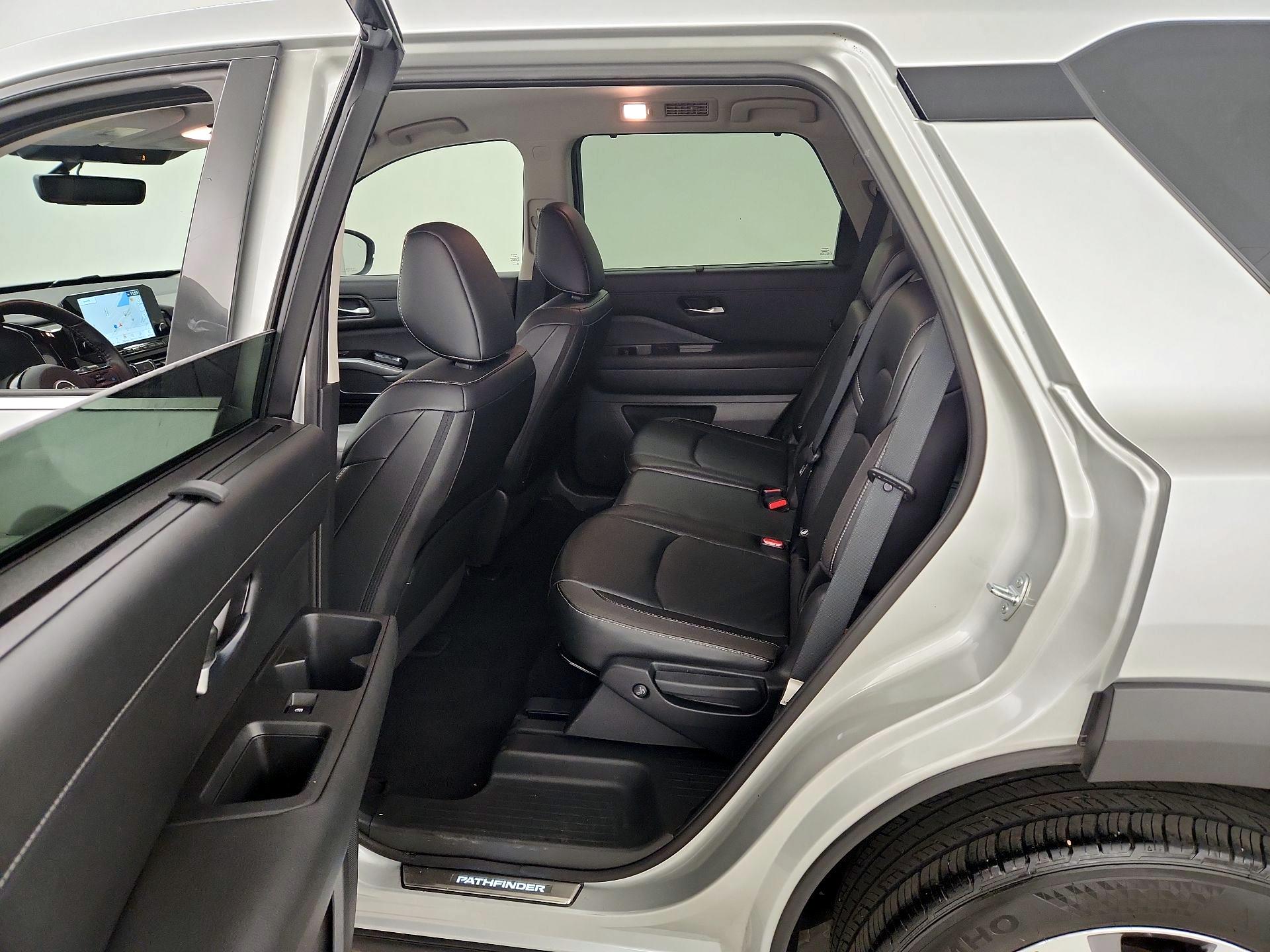 Thumbnail: 2023 Nissan Pathfinder - 20