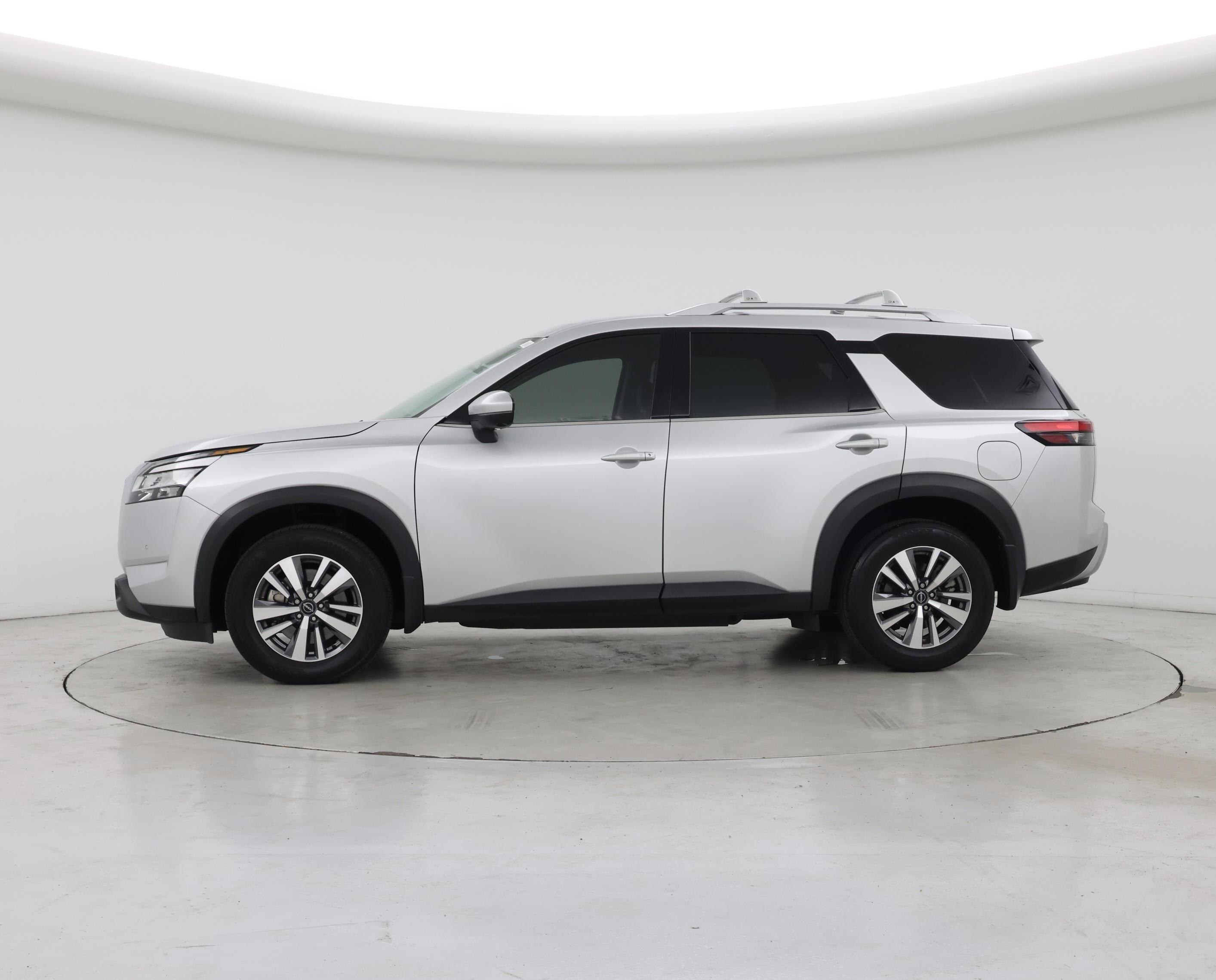 Thumbnail: 2023 Nissan Pathfinder - 3