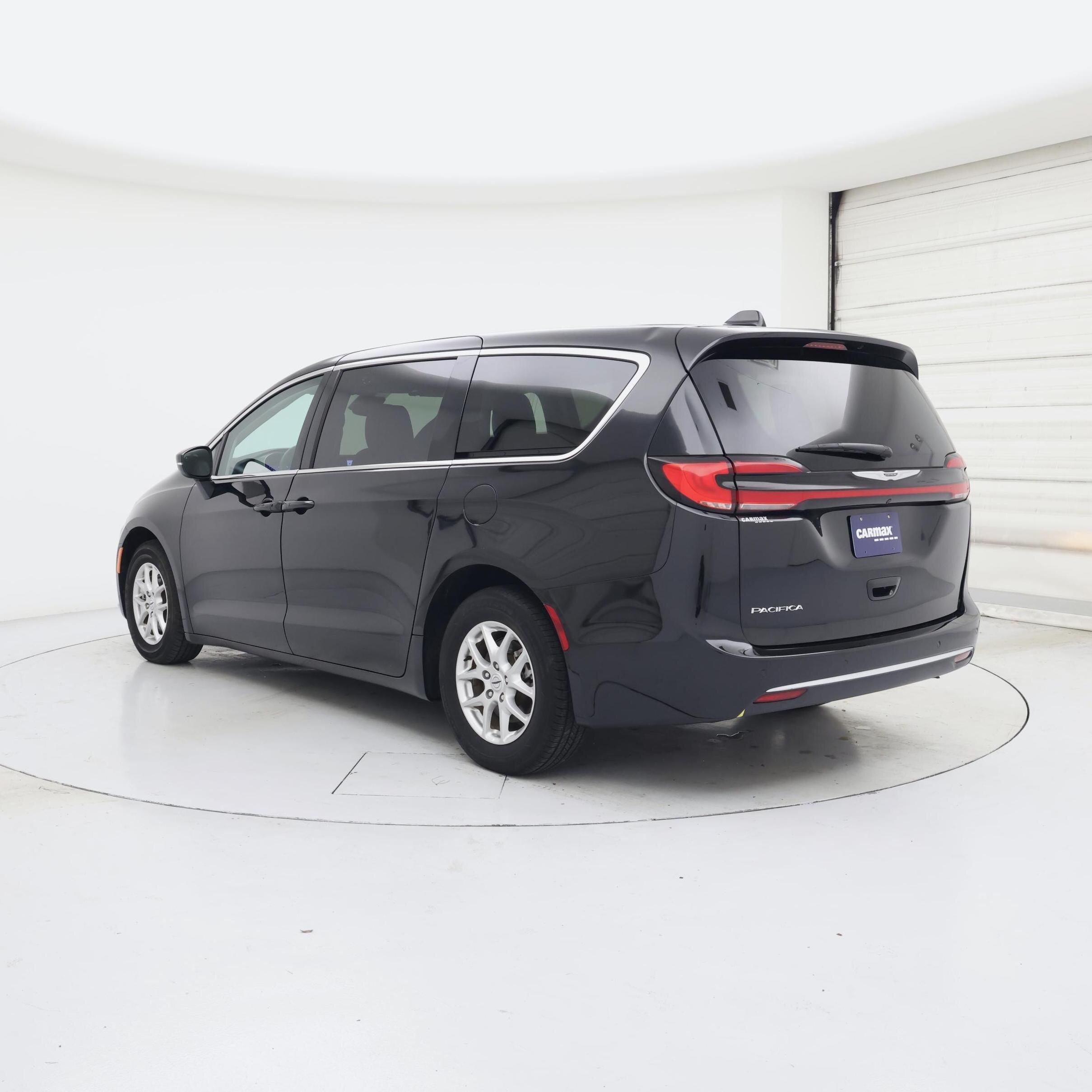 Thumbnail: 2023 Chrysler Pacifica - 2