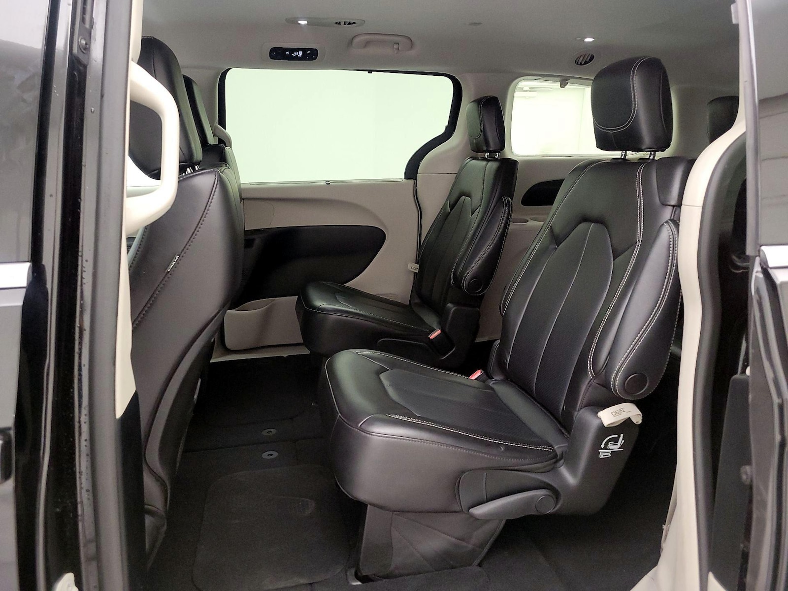 2023 Chrysler Pacifica Touring L - Photo 20