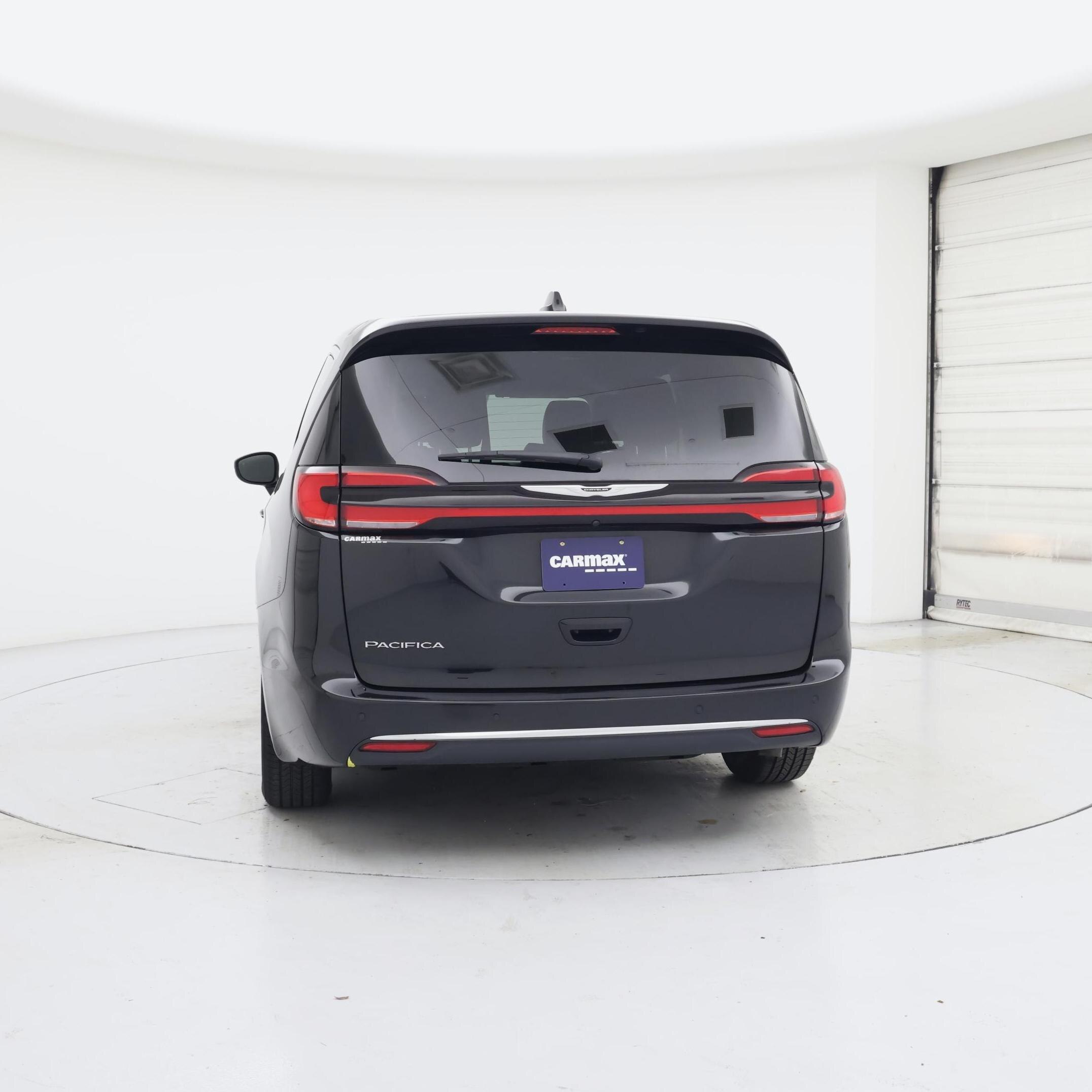 Thumbnail: 2023 Chrysler Pacifica - 6