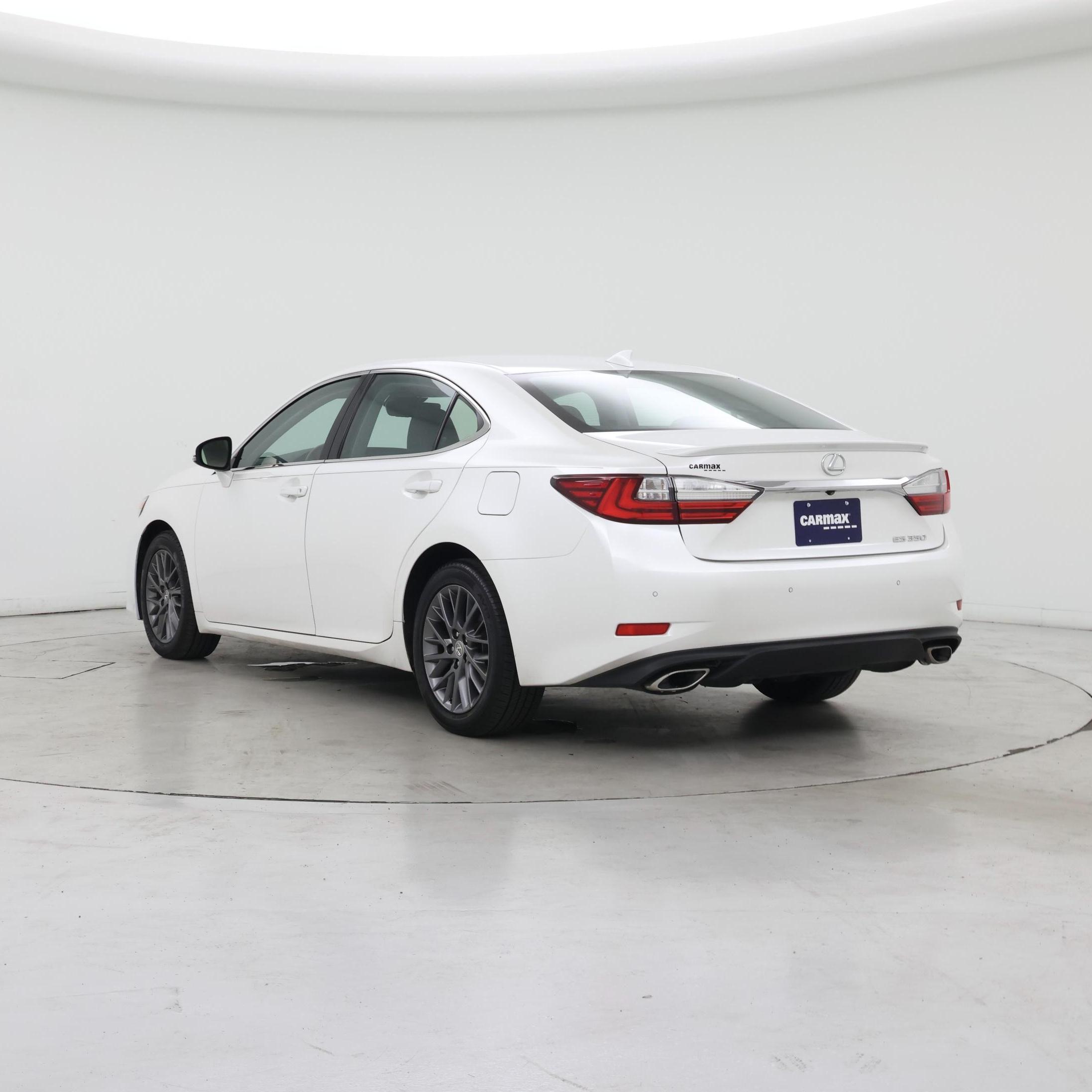 Thumbnail: 2018 Lexus ES - 2