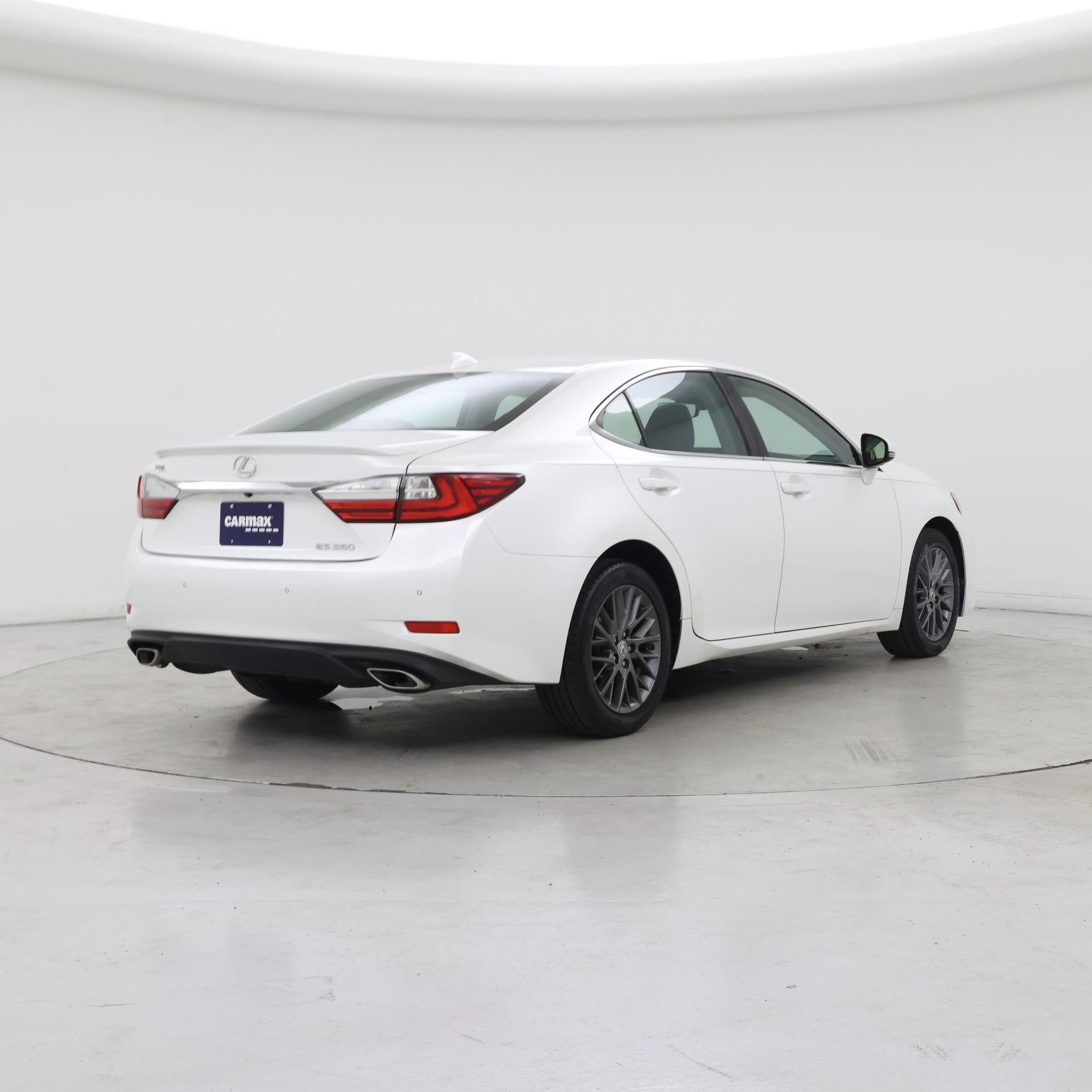 Thumbnail: 2018 Lexus ES - 8