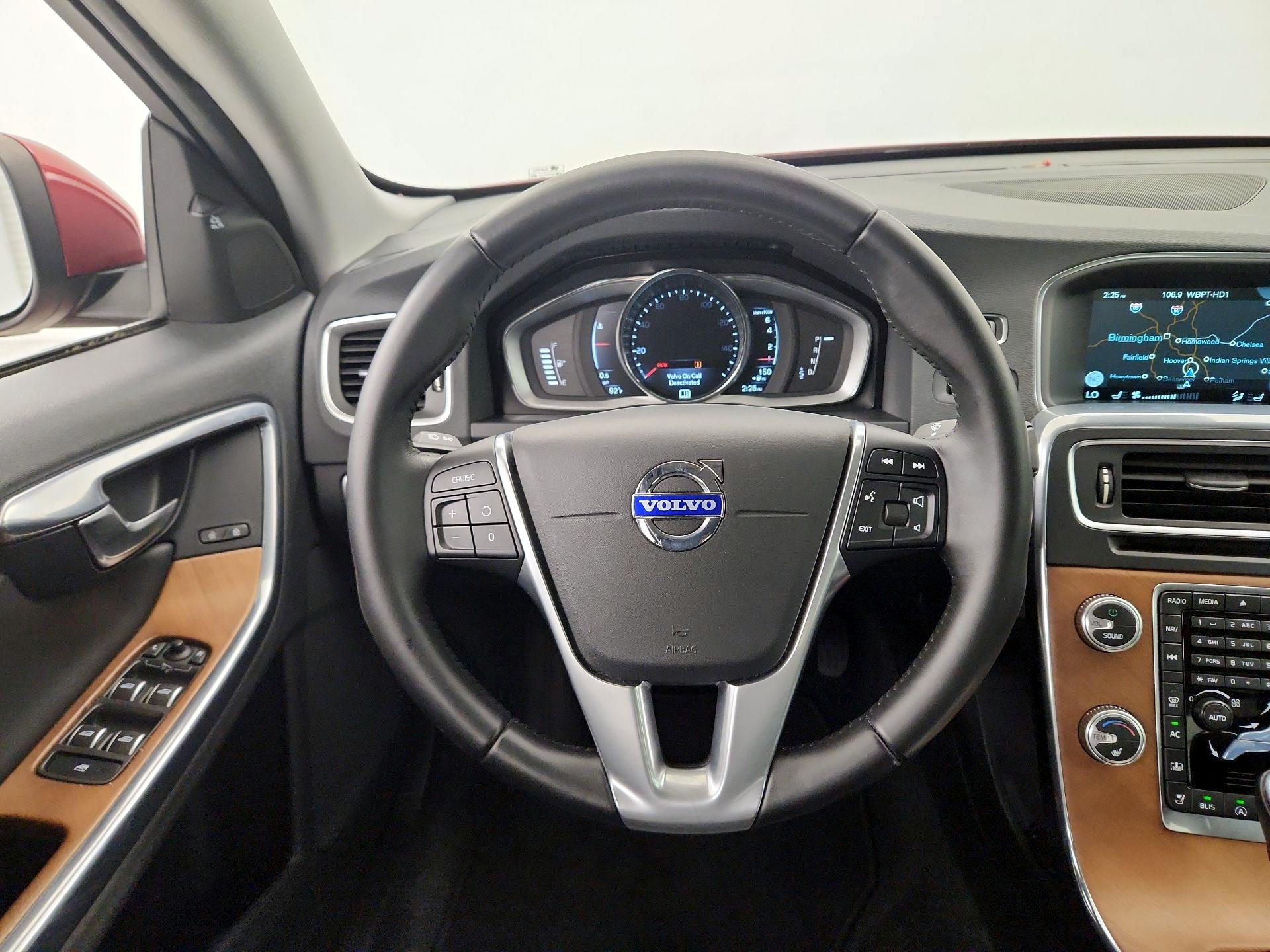 Thumbnail: 2016 Volvo S60 - 10