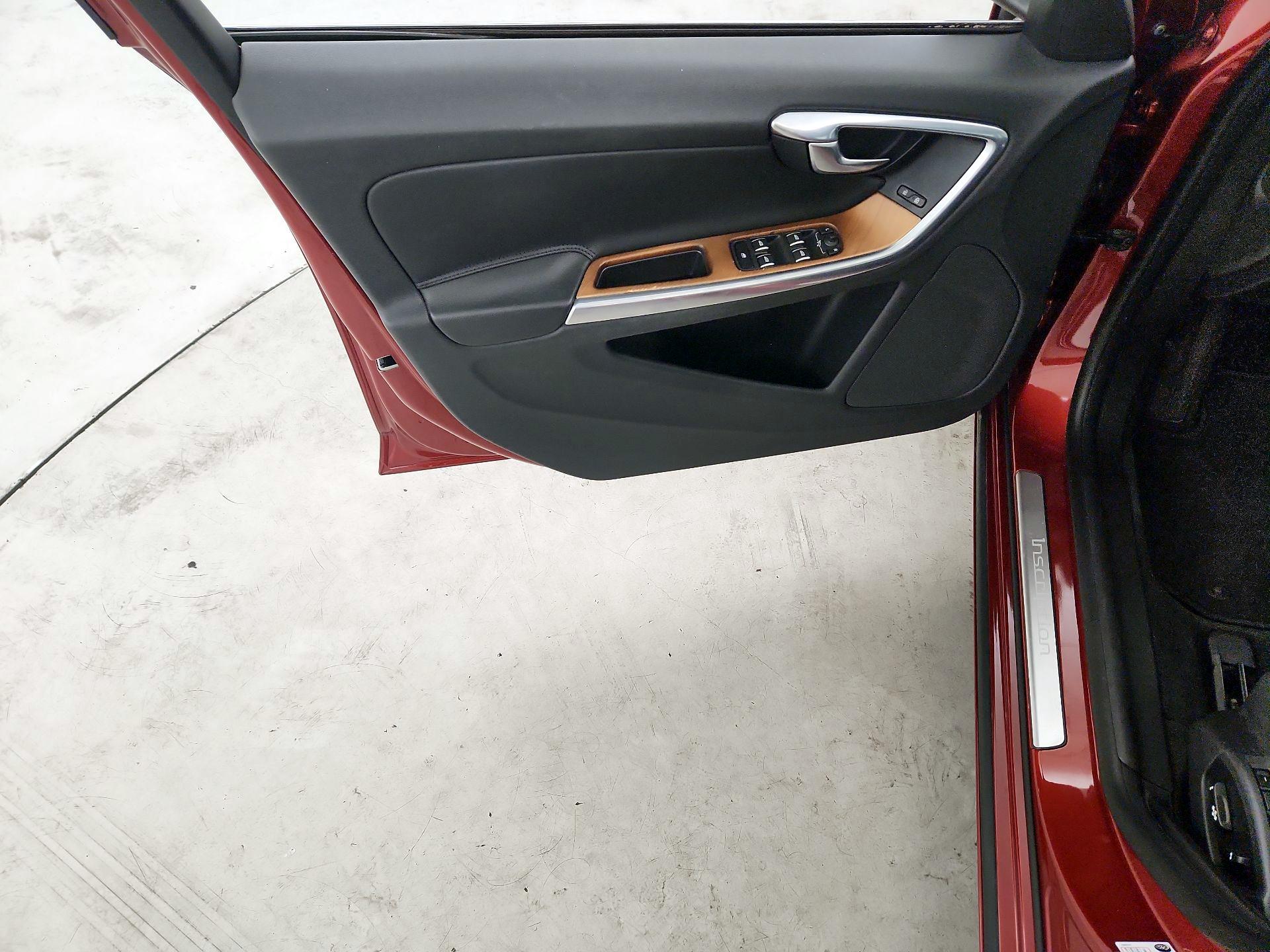 Thumbnail: 2016 Volvo S60 - 12
