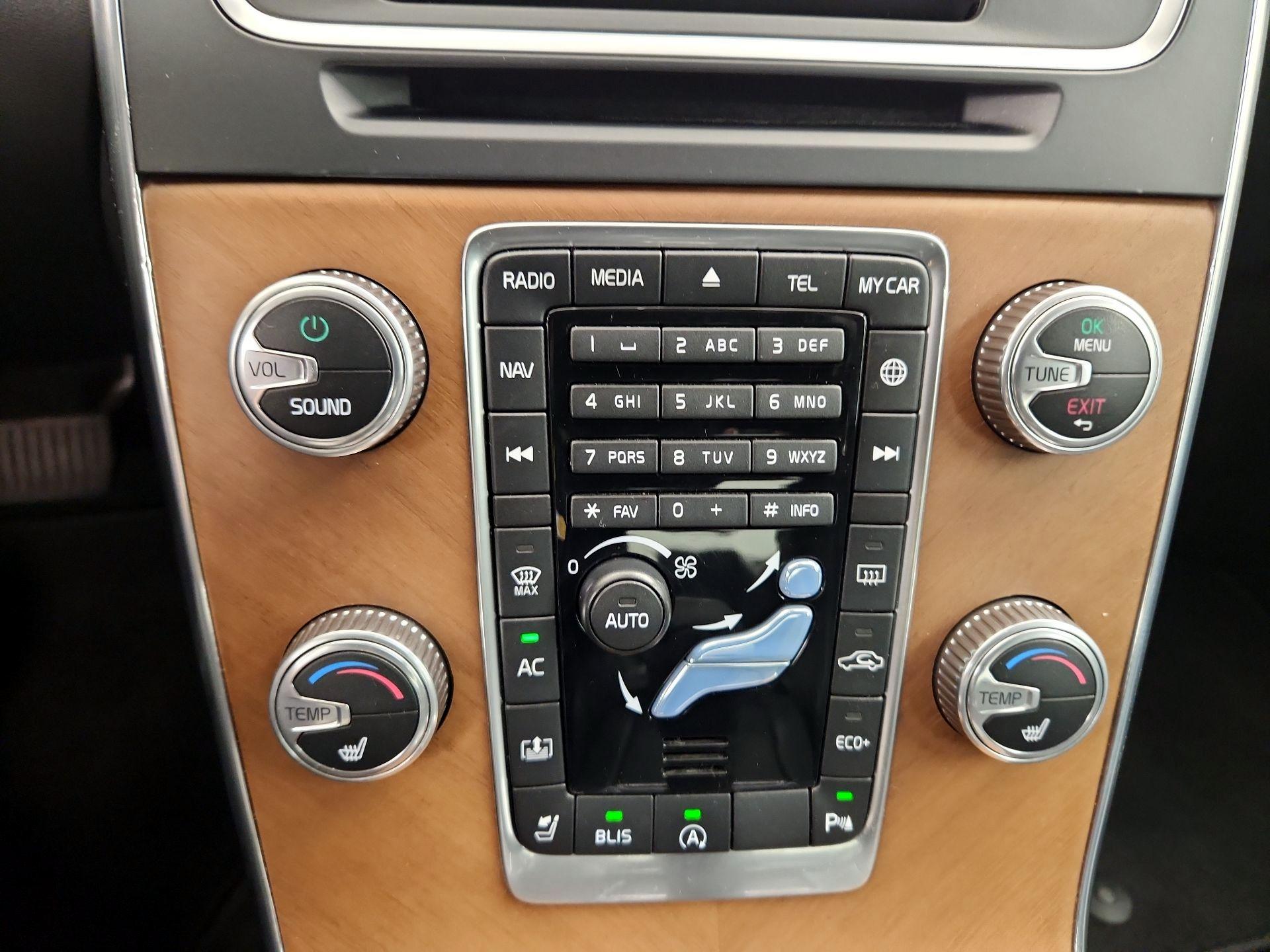 Thumbnail: 2016 Volvo S60 - 17