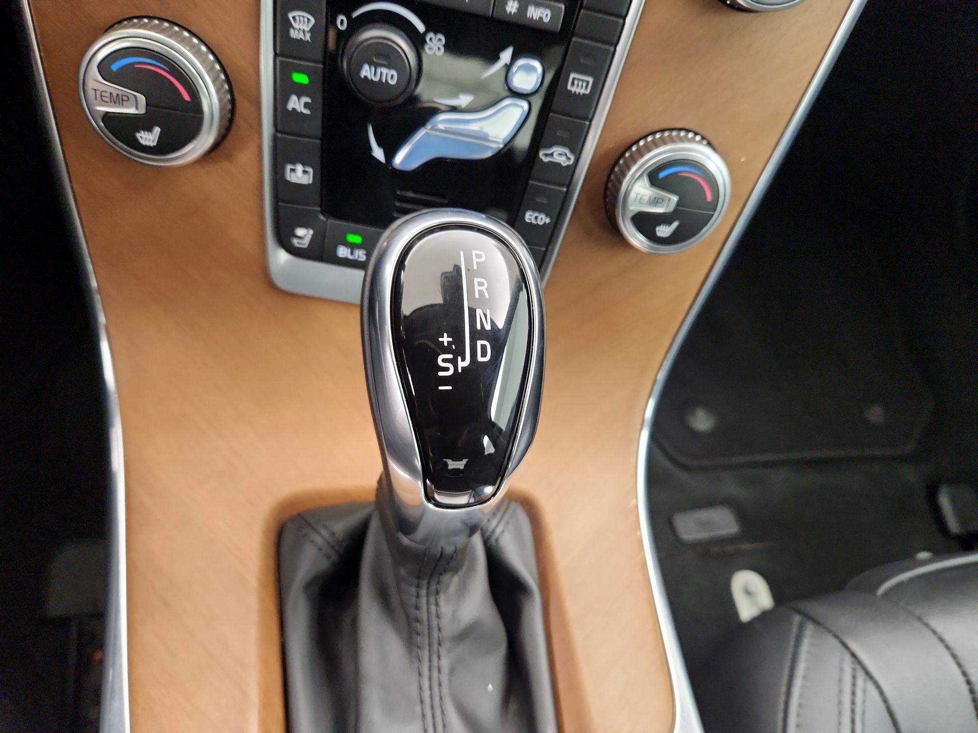 Thumbnail: 2016 Volvo S60 - 18