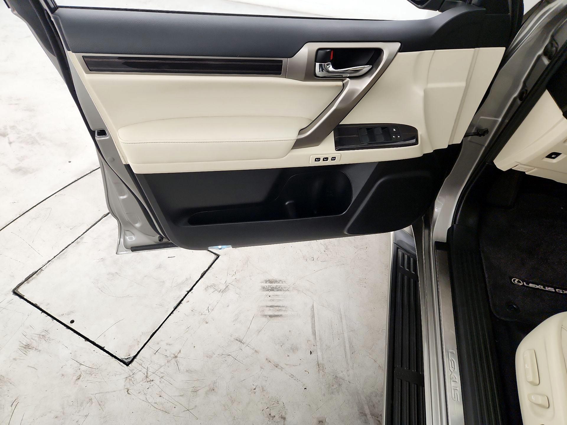 Thumbnail: 2020 Lexus GX - 12
