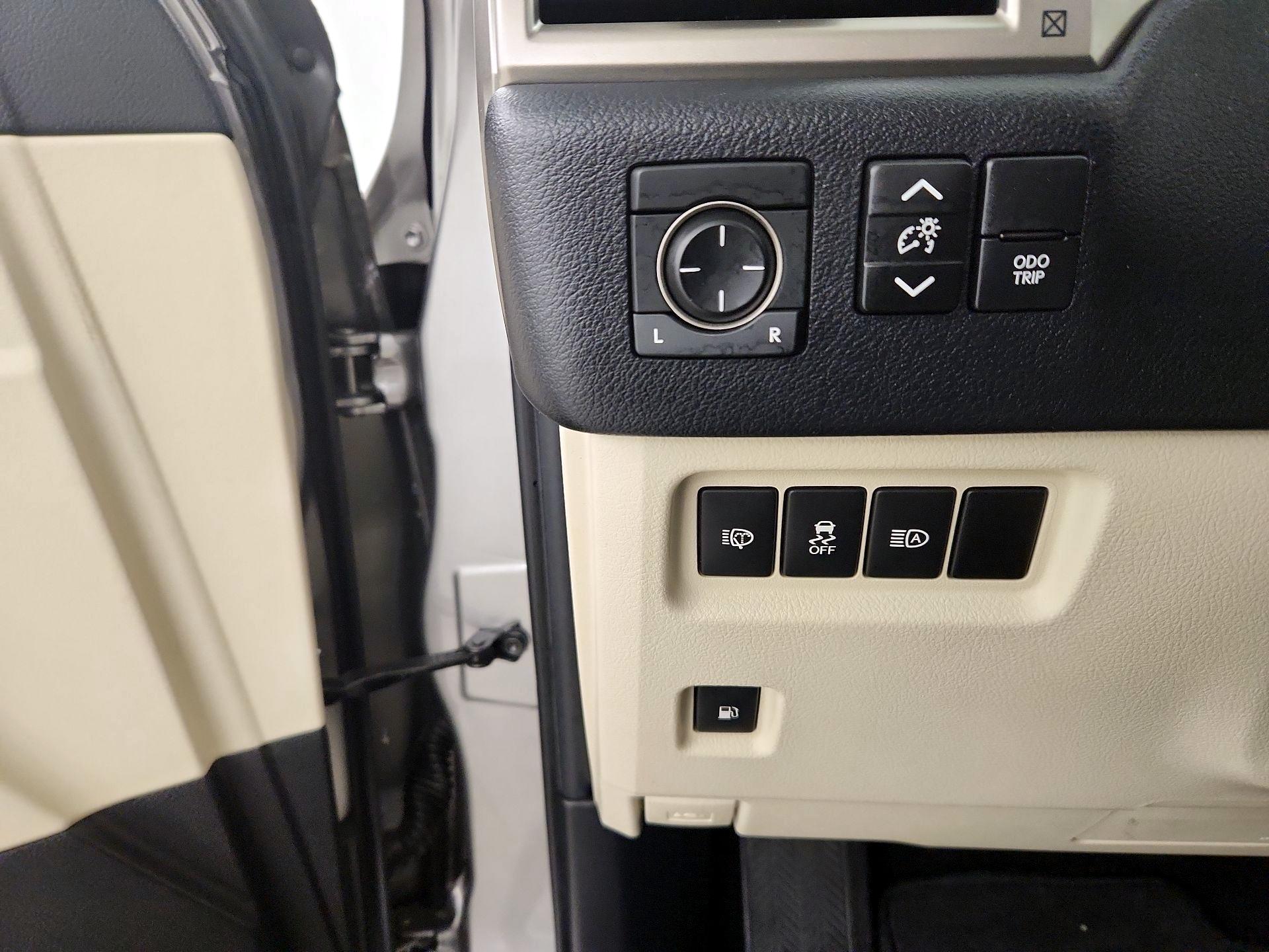 Thumbnail: 2020 Lexus GX - 13