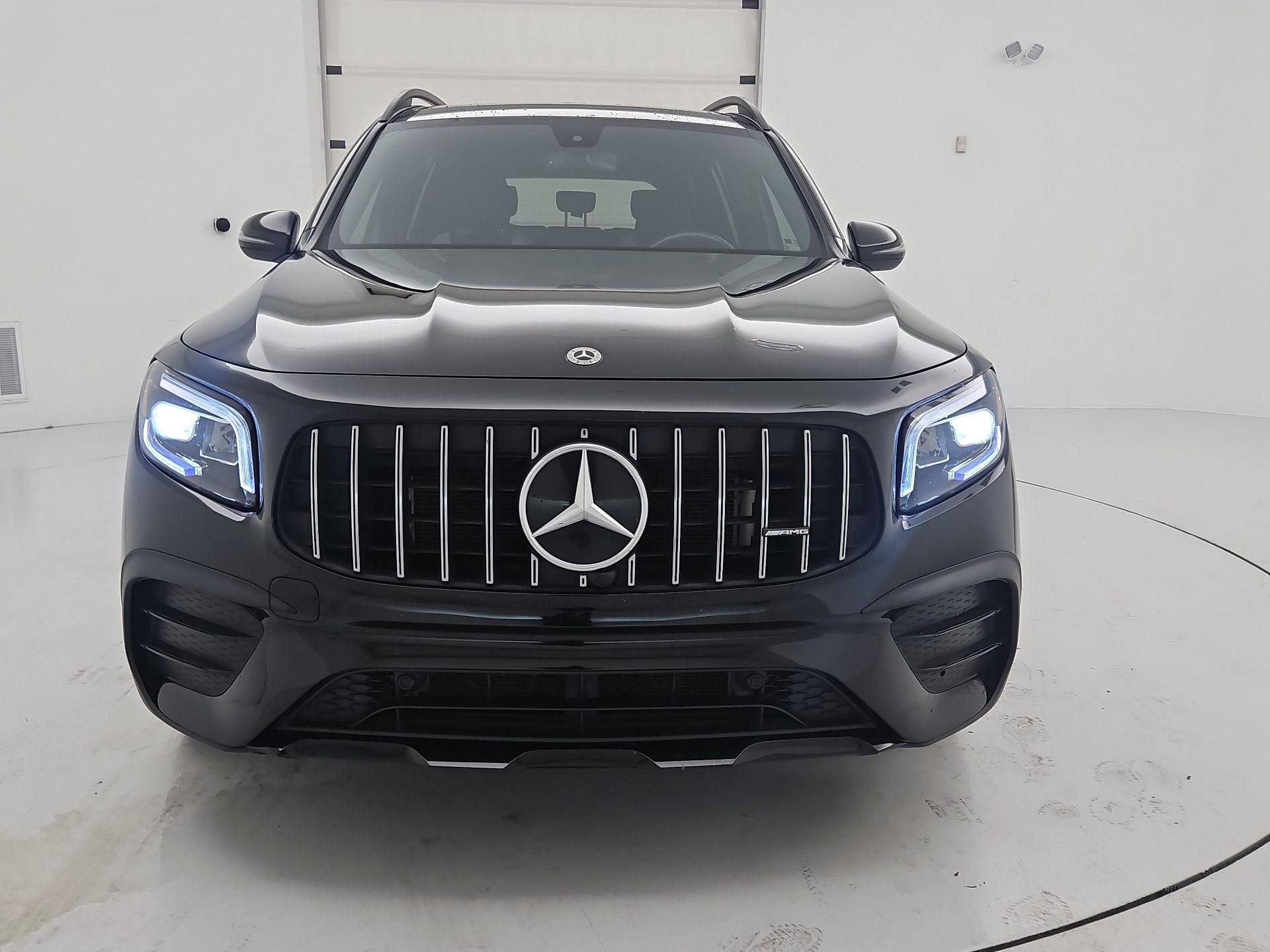 Thumbnail: 2022 Mercedes-Benz GLB - 2