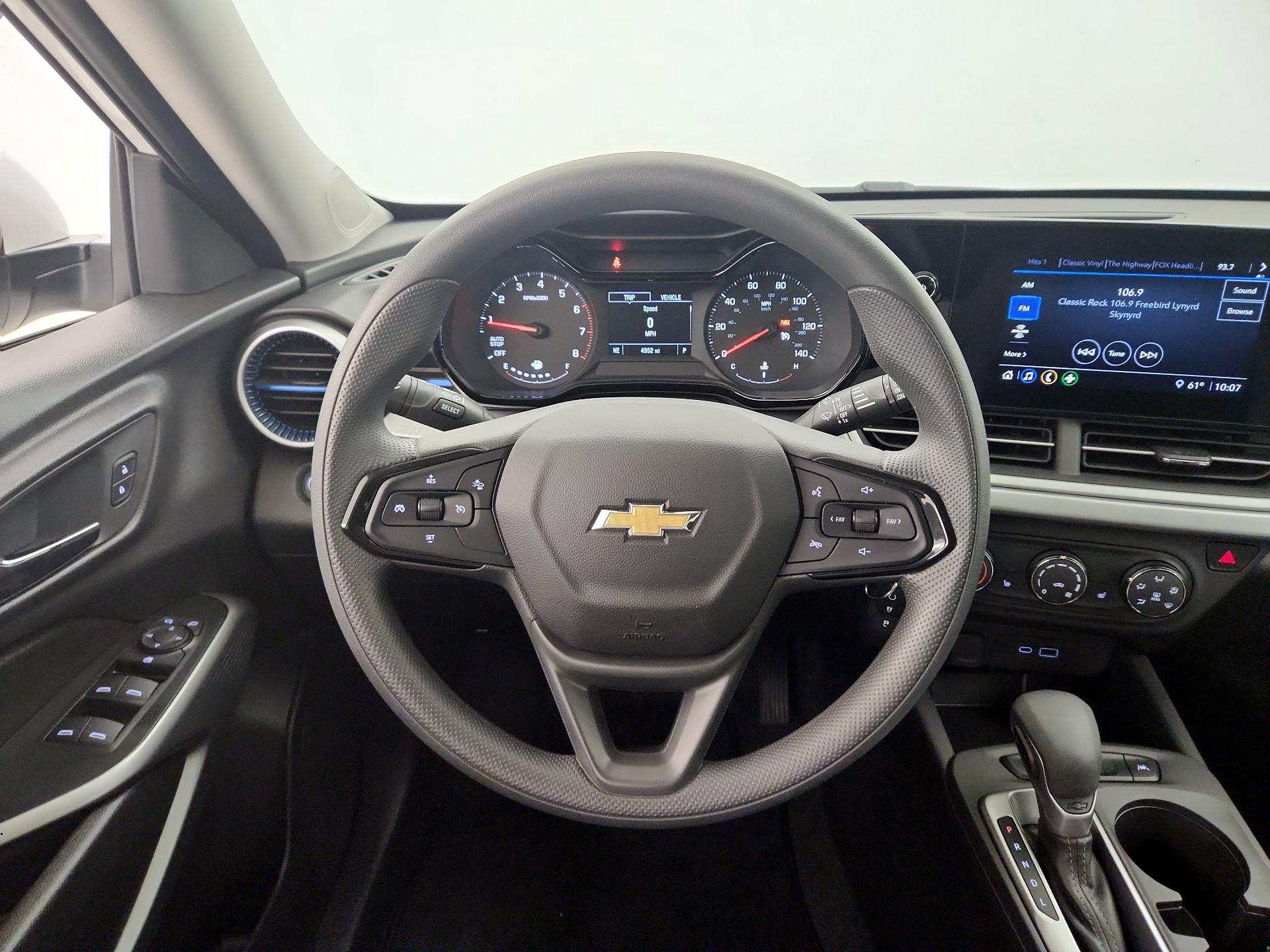 Thumbnail: 2025 Chevrolet Trax - 10