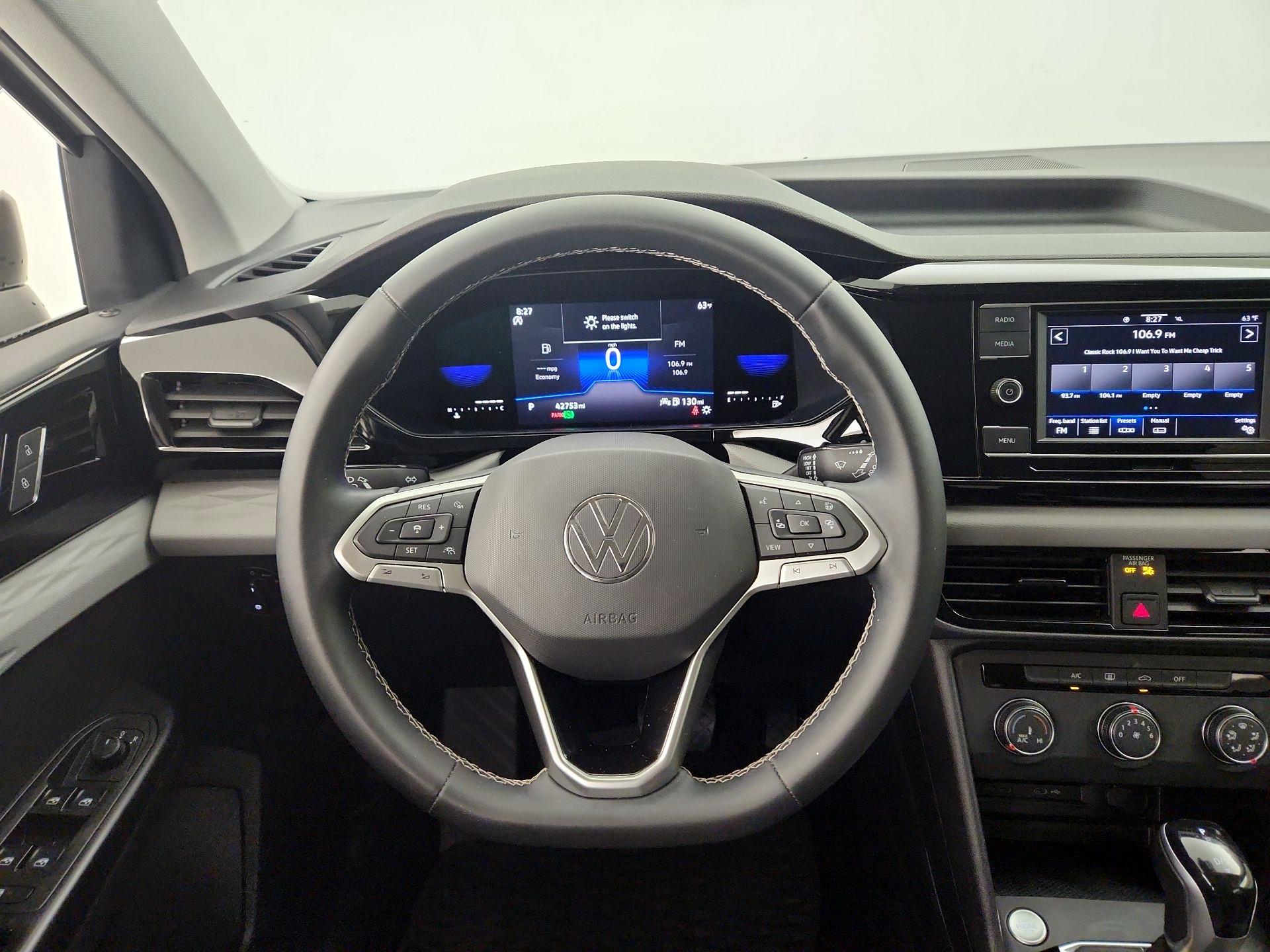 Thumbnail: 2022 Volkswagen Taos - 10