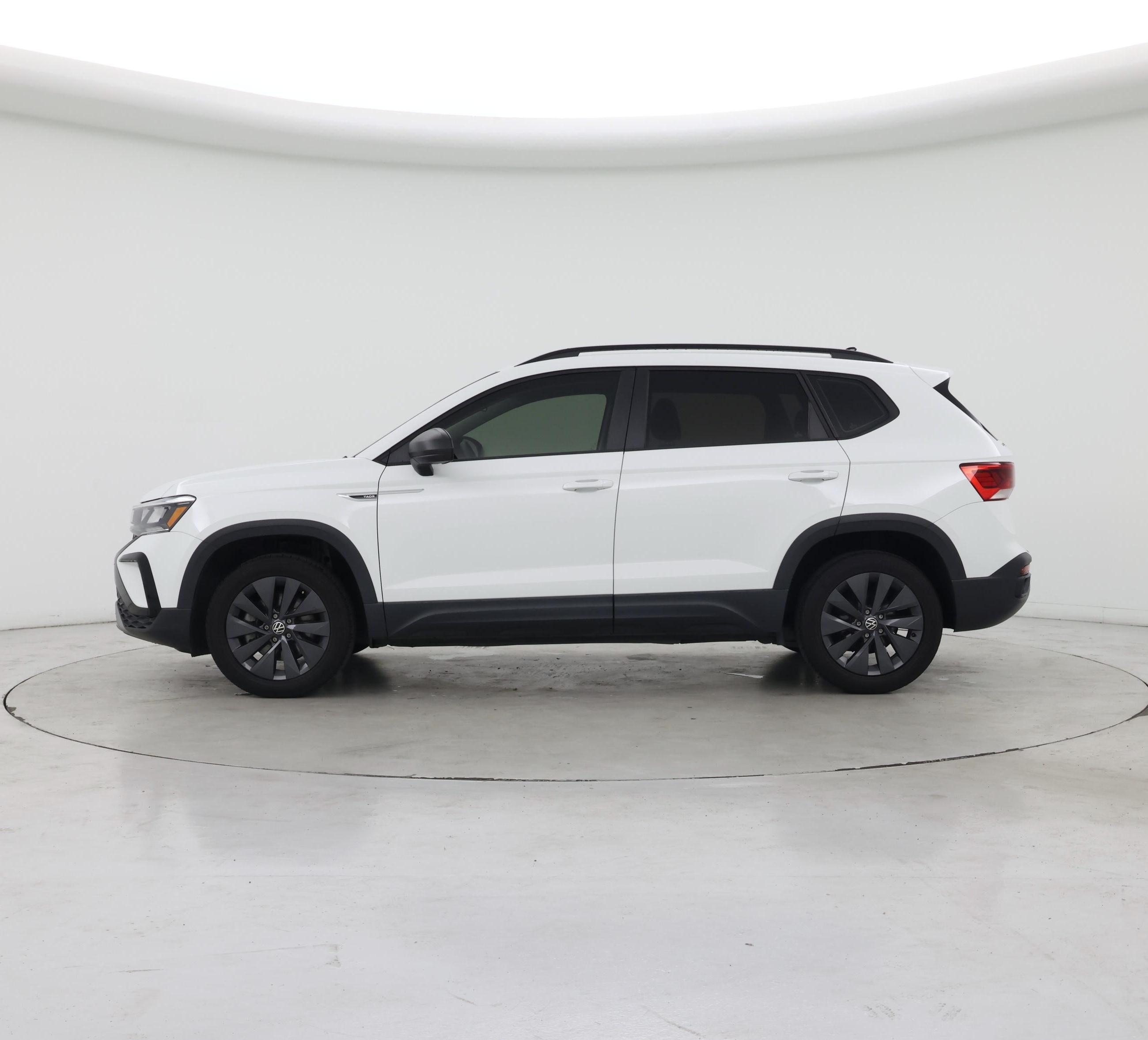 Thumbnail: 2022 Volkswagen Taos - 3