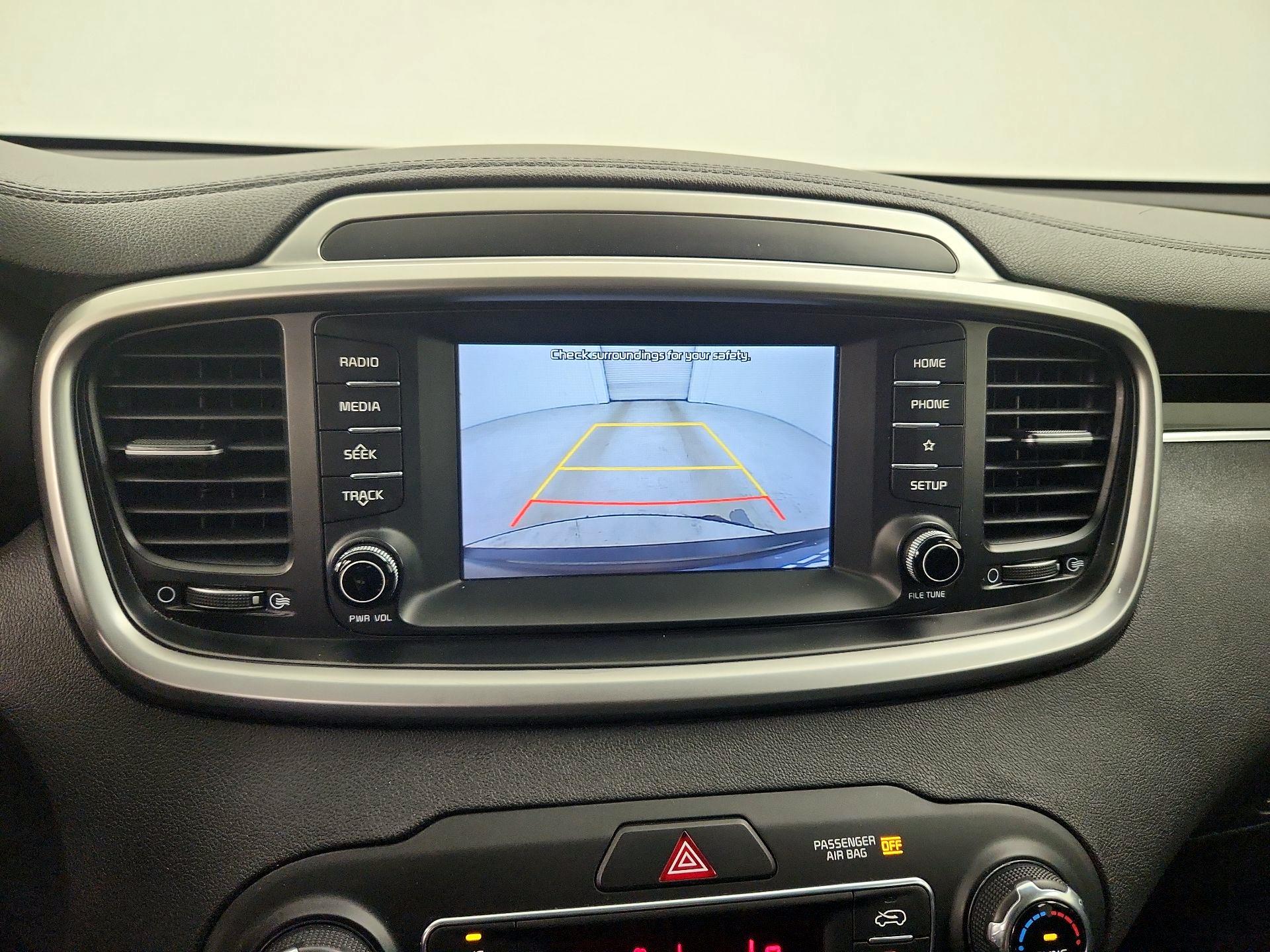 Thumbnail: 2019 Kia Sorento - 14