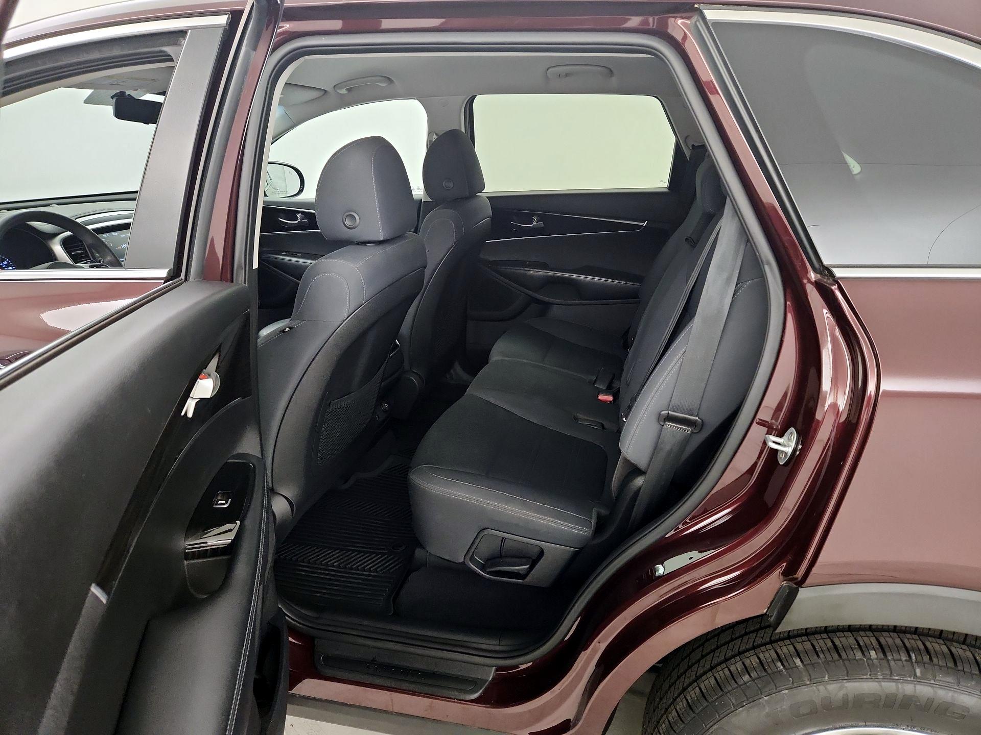 Thumbnail: 2019 Kia Sorento - 19