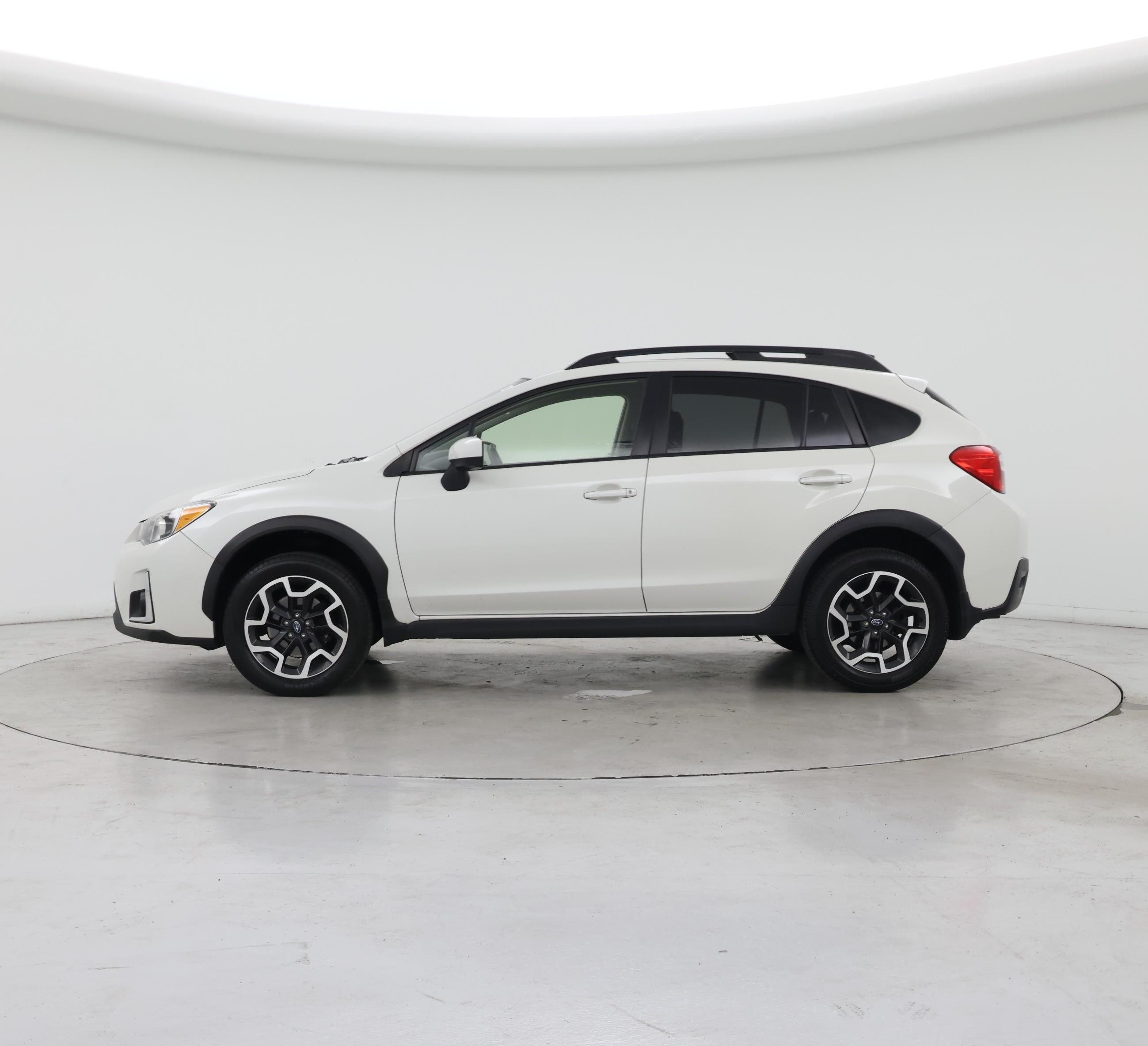 Thumbnail: 2017 Subaru Crosstrek - 3
