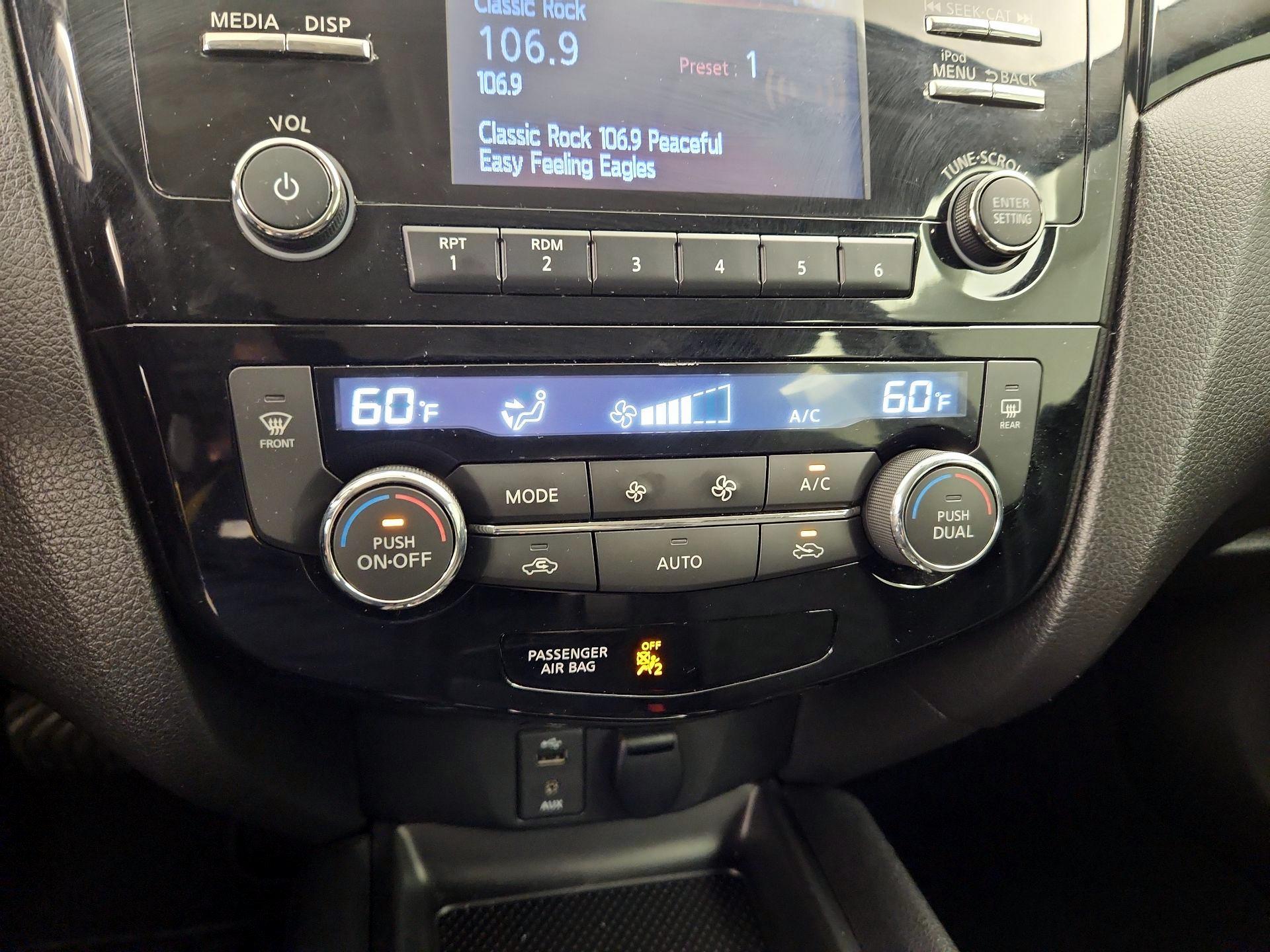 Thumbnail: 2018 Nissan Rogue Sport - 16